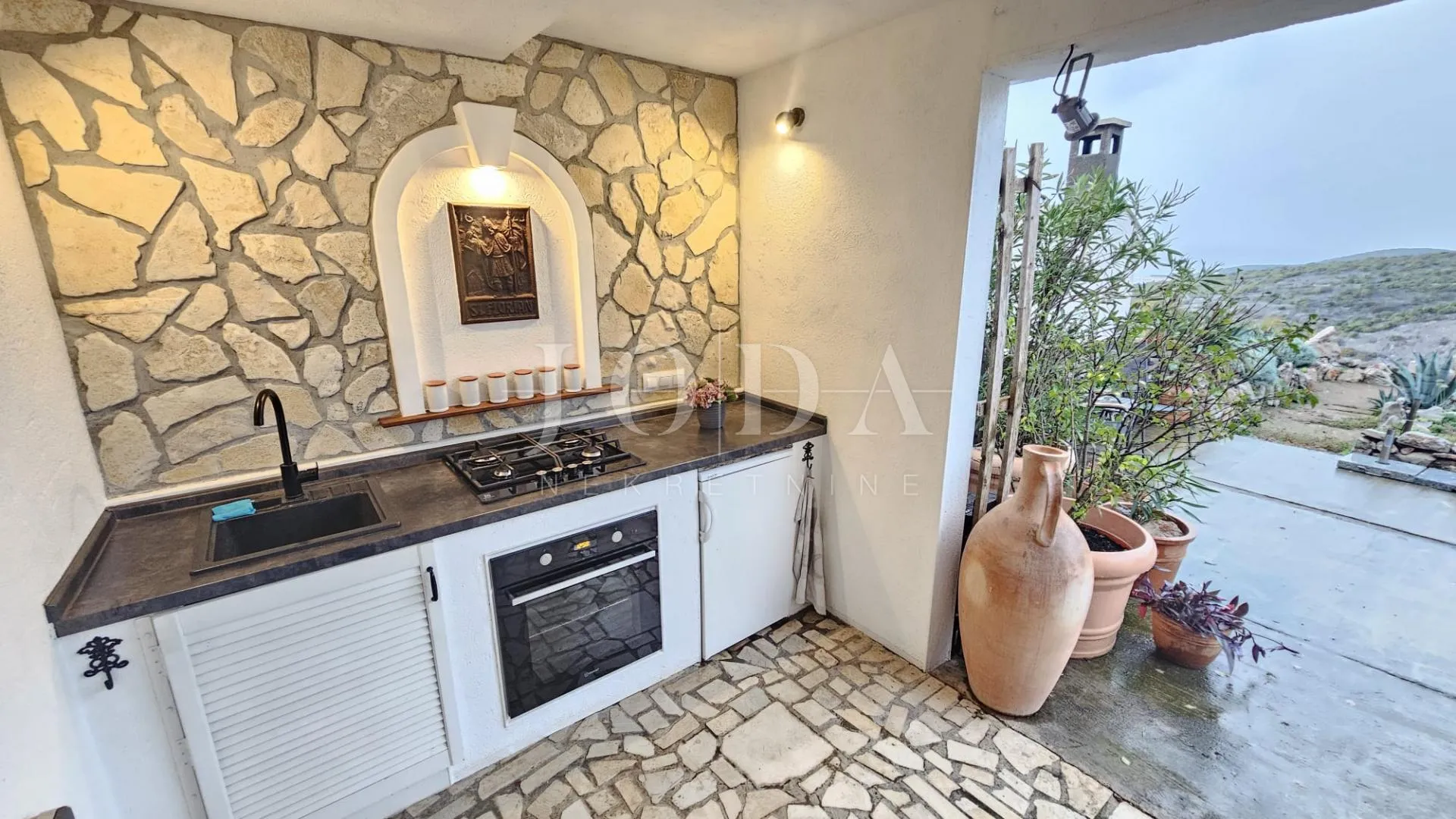 klenovica kuća sa tri jedinice - slika 27