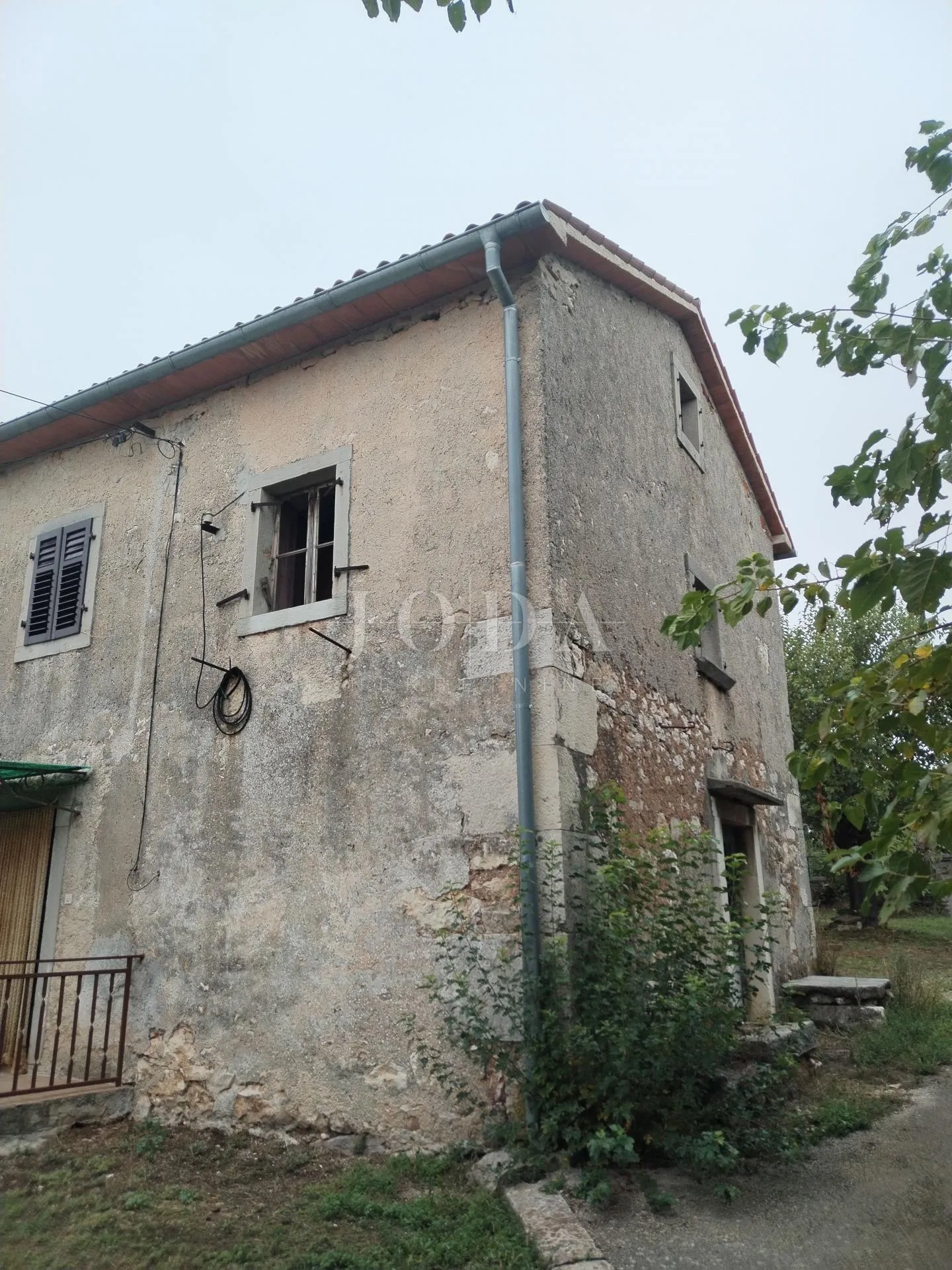 labin, okolica, starina za adaptaciju u manjem selu - slika 3