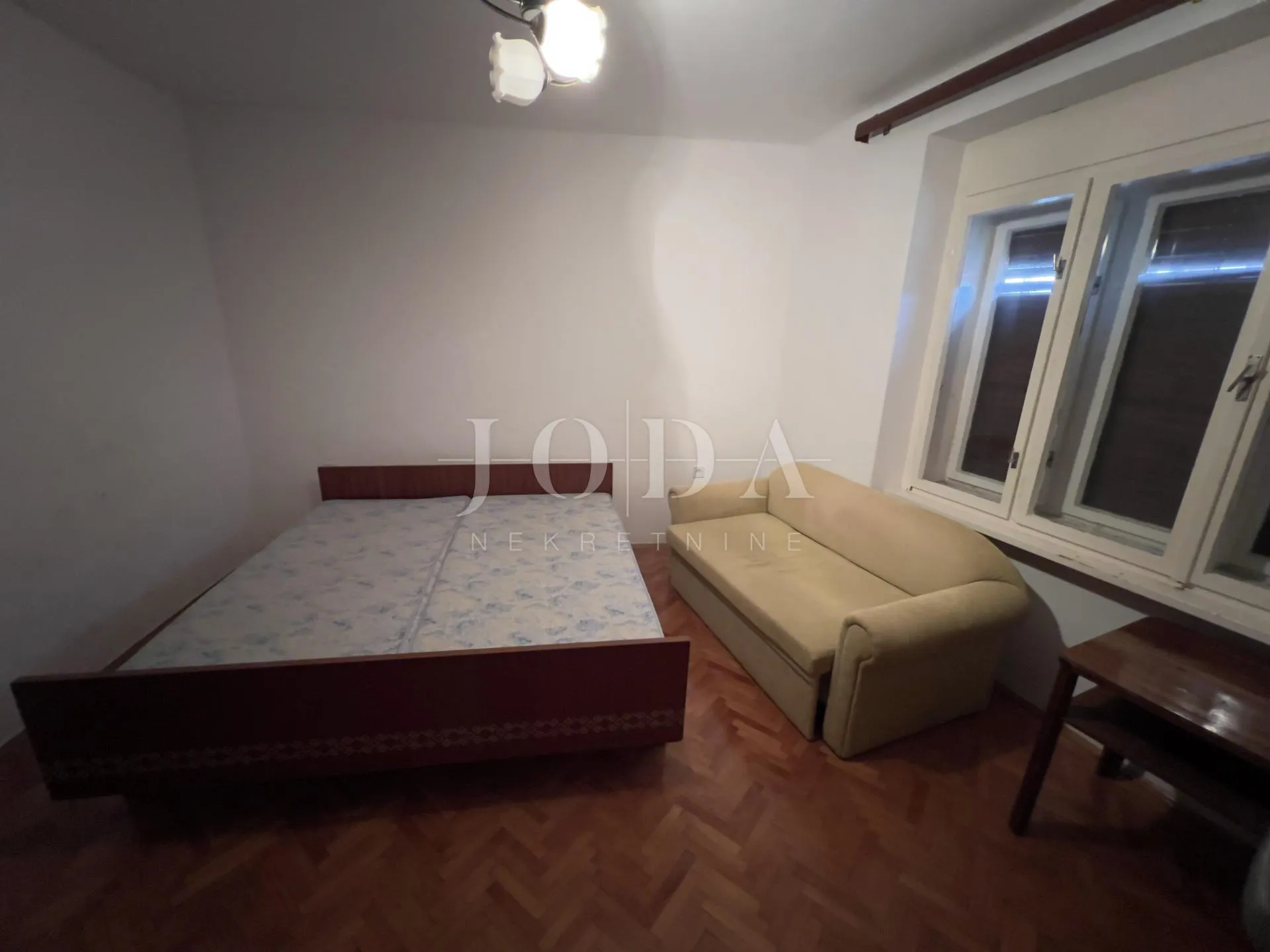 selce kuća u samom centru - slika 6