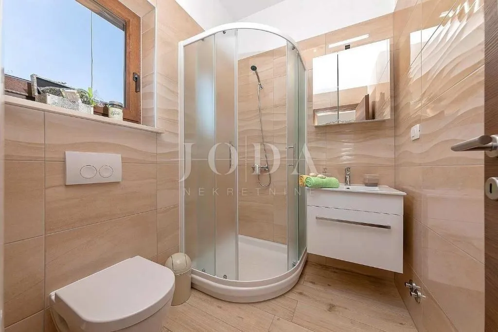 labin, villa sa bazenom na traženoj lokaciji - slika 30