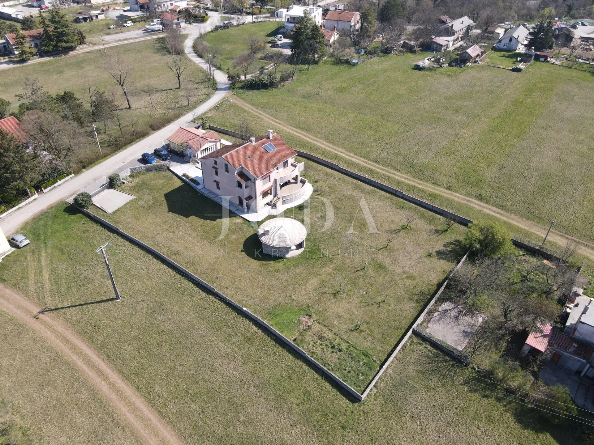 grobnik,samostojeća kuća sa poslovnim prostorom na velikoj okućnici - slika 51