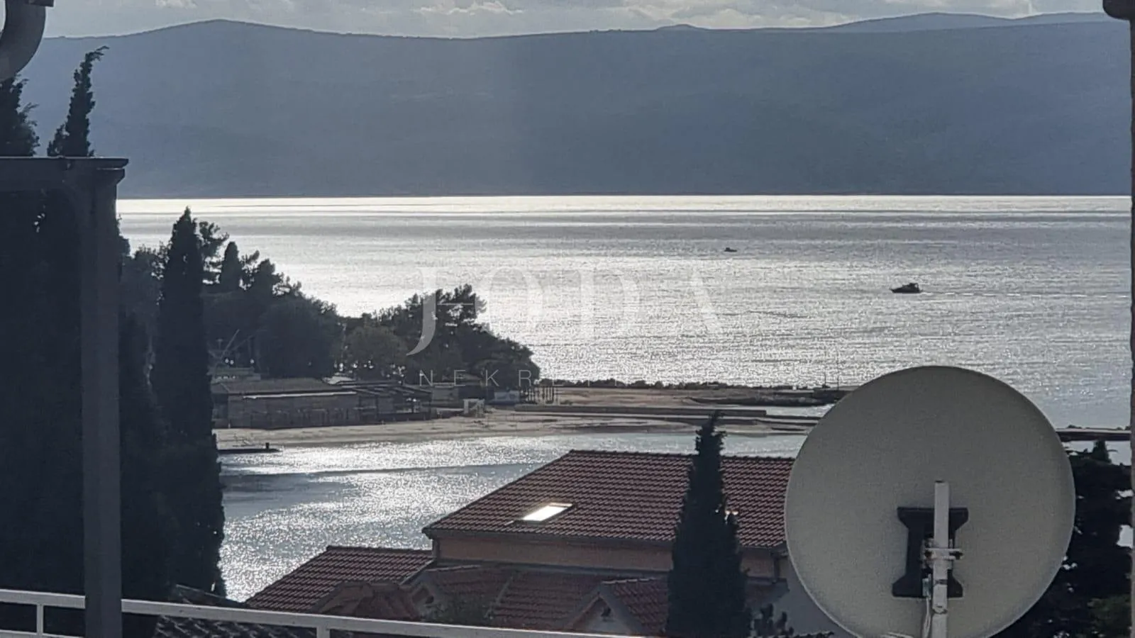 selce, izvanredna lokacija, izniman stan: sjajna prilika za život uz obalu - slika 26