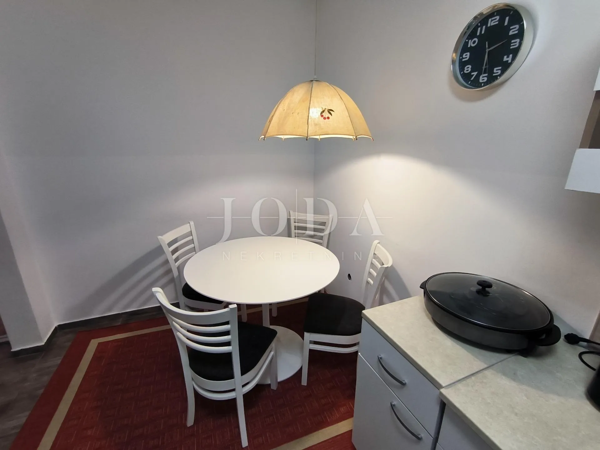 apartman blizu mora sa 2 balkona i otvorenim pogledom - slika 13