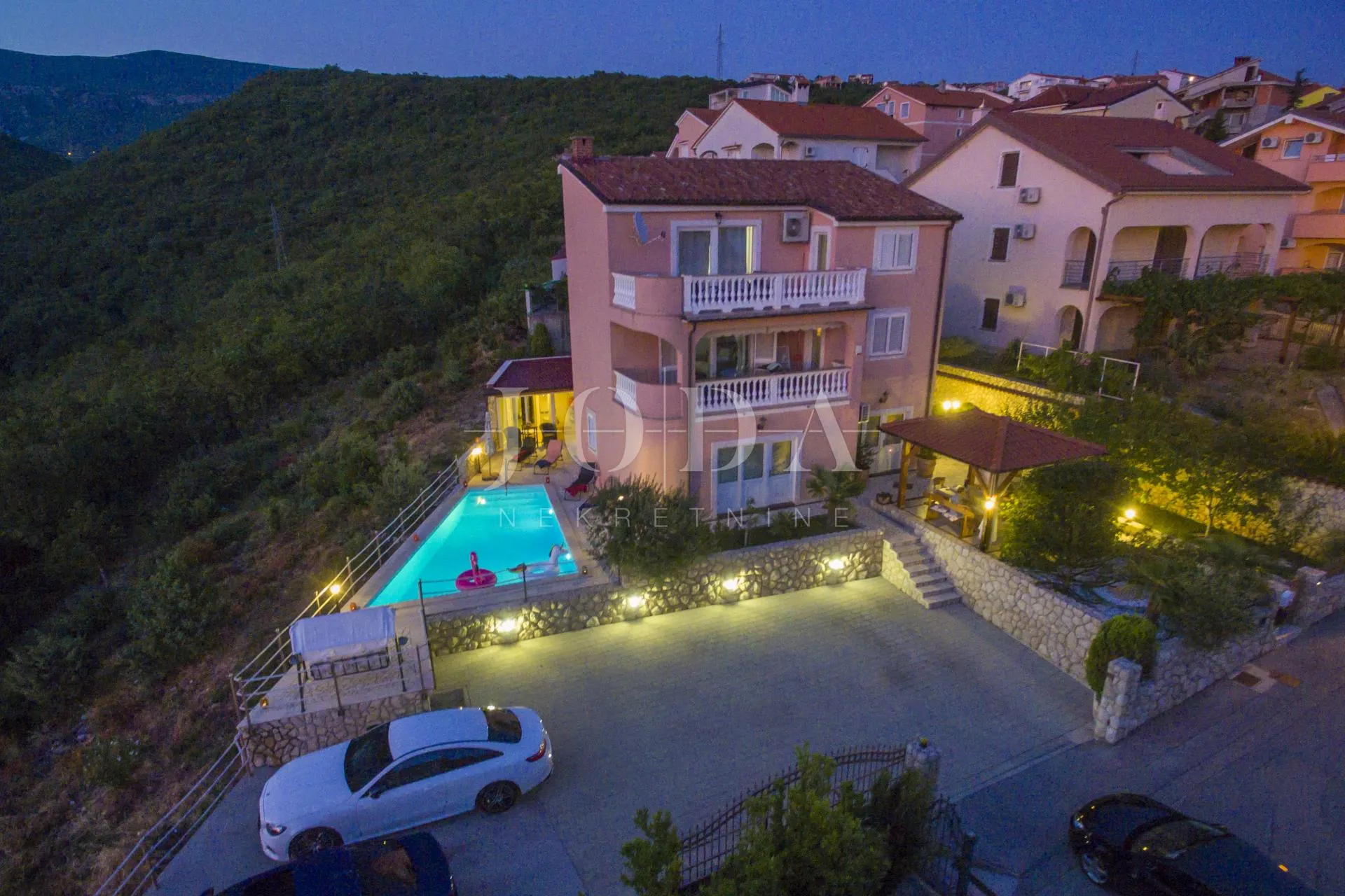crikvenica, kuća sa tri stambene jedinice i bazenom - slika 46
