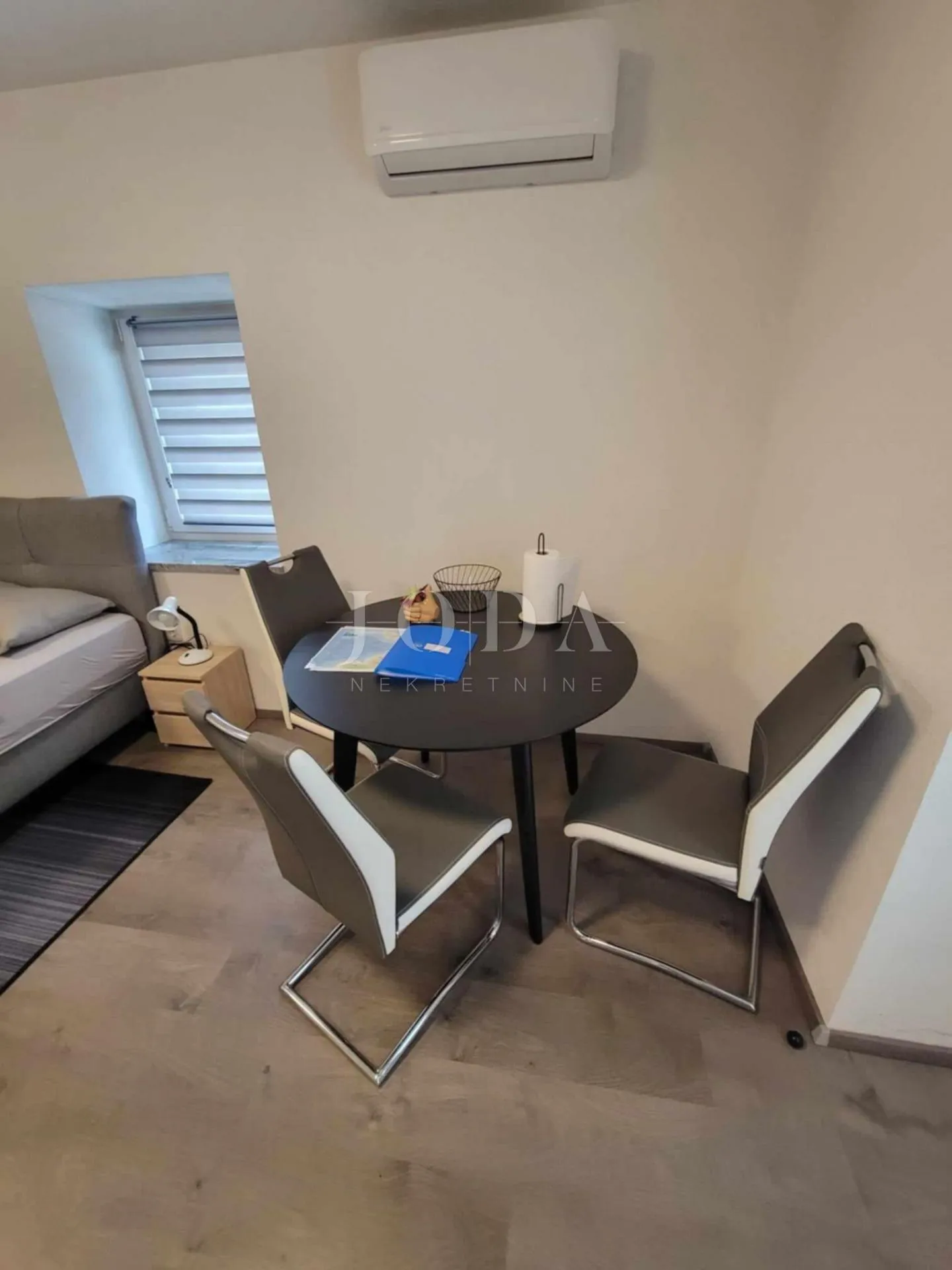 šilo kuća sa 3 apartmana - slika 23