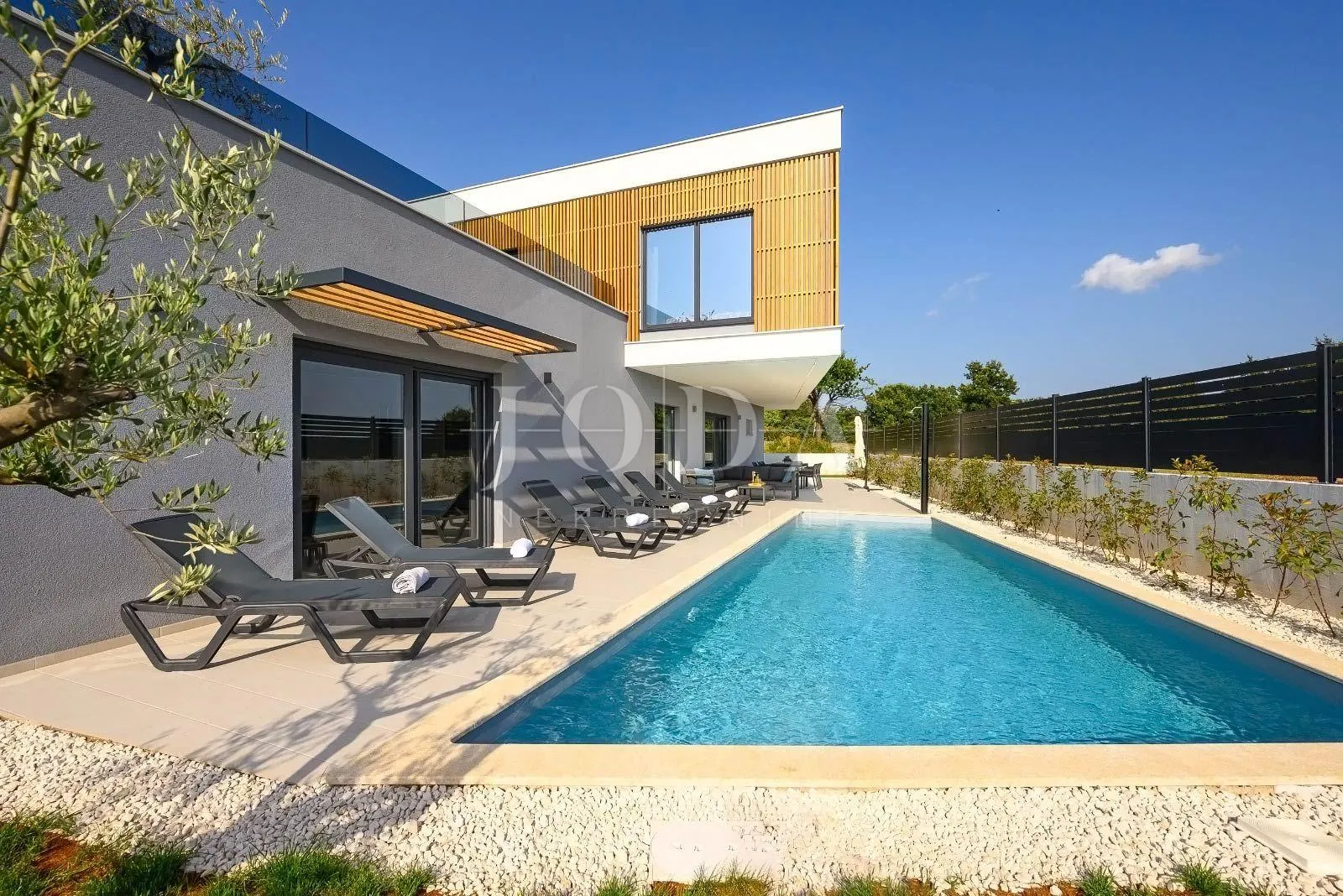 svetvinčenat, moderna nova villa - slika 2