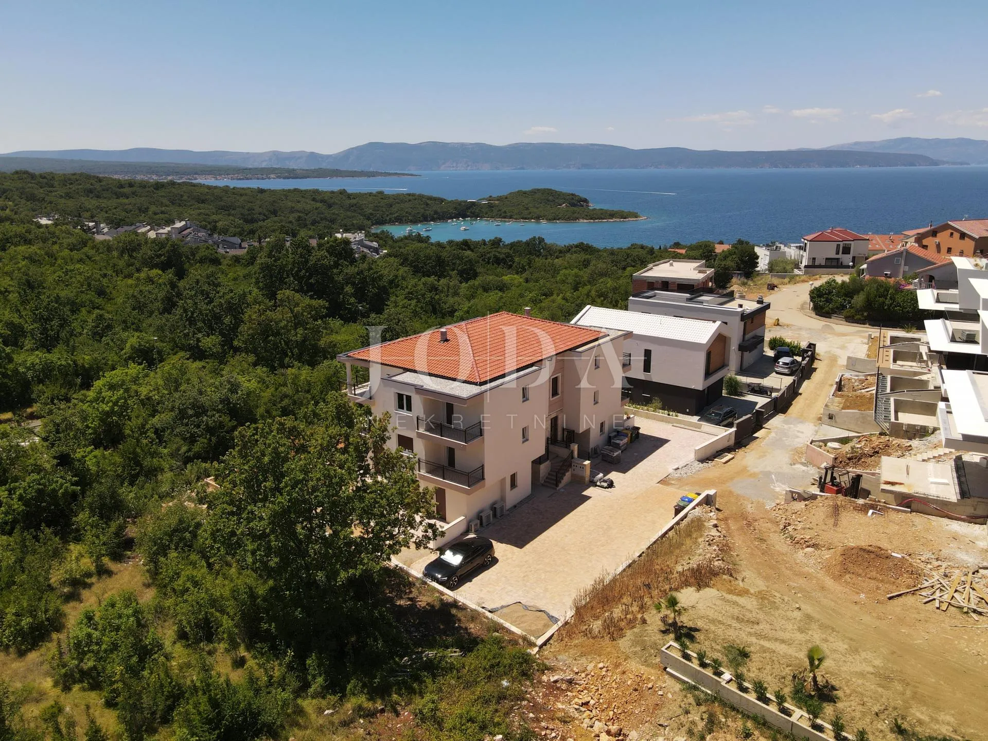 stan u novogradnji sa 2 balkona pogled more otok krk - slika 4