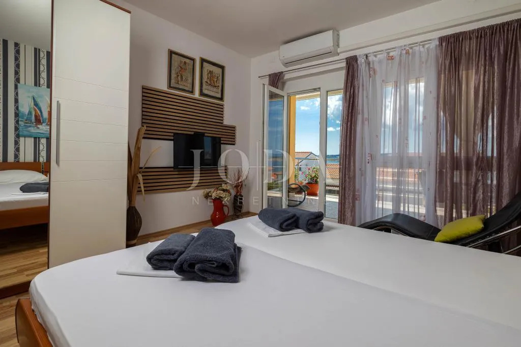 dramalj-kuca sa 7 apartmana - slika 13