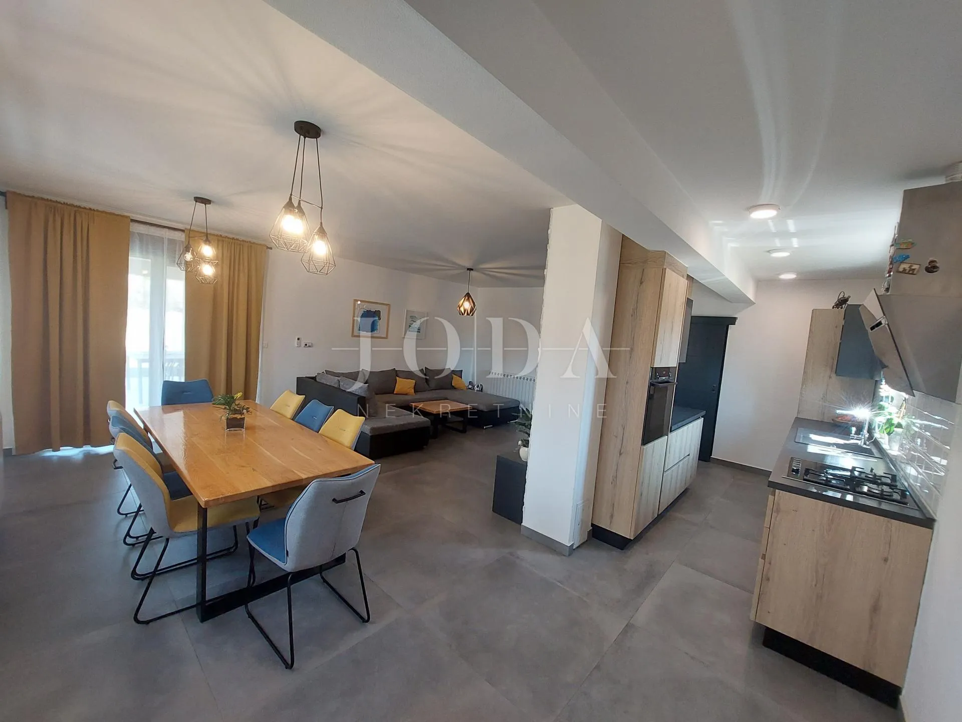 lijepa prizemnica sa prostranom okućnicom 1900m2,labin - slika 3