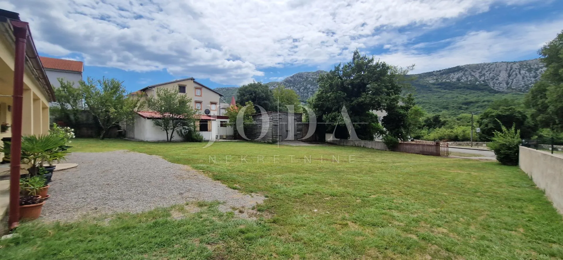 tribalj, lijepa kuća sa velikom okućnicom - slika 2
