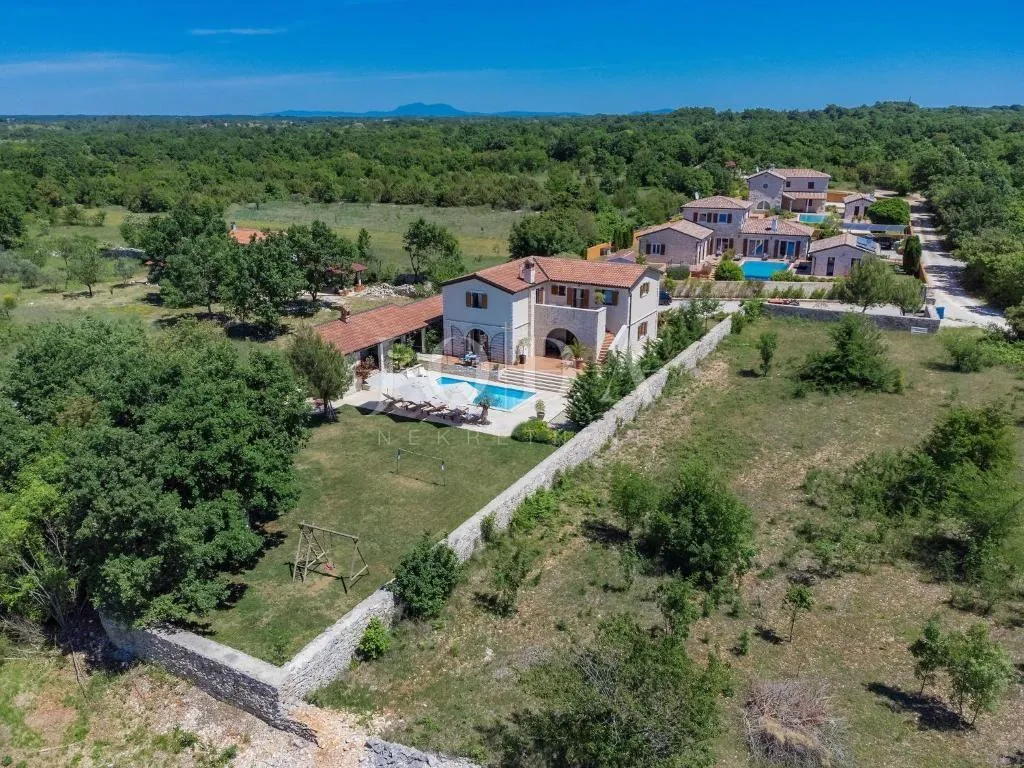 svetvinčenat, okolica, prekrasna villa sa bazenom - slika 18