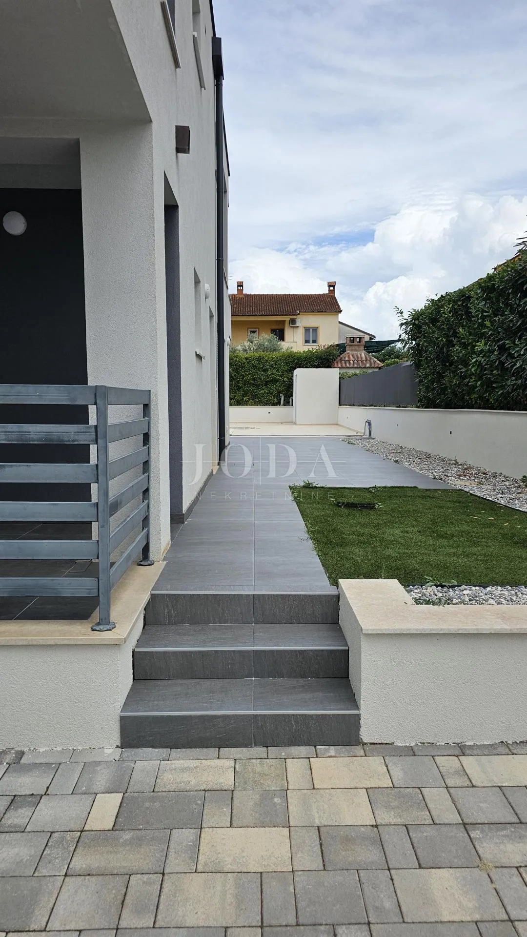 popust novogradnja kuća sa bazenom,novigrad okolica - slika 2
