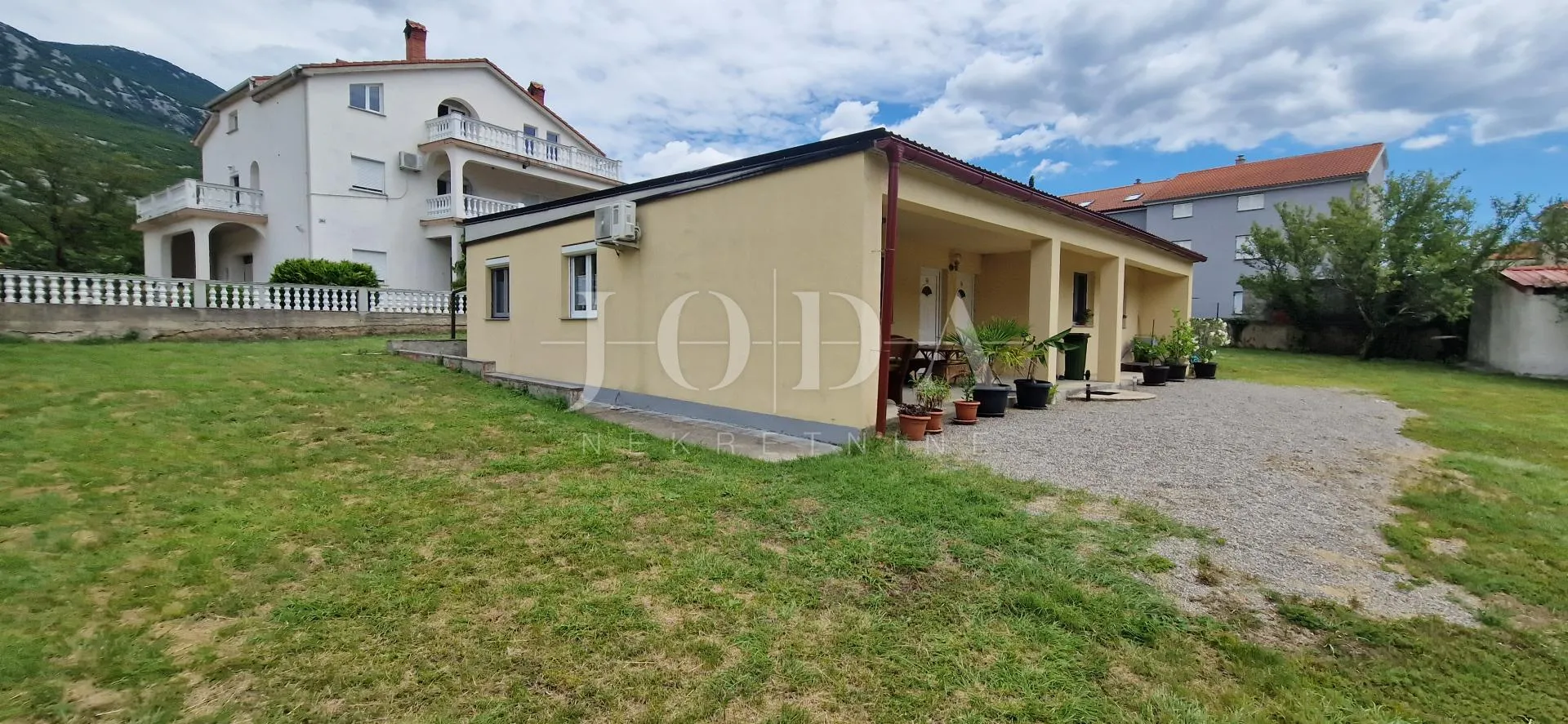 tribalj, lijepa kuća sa velikom okućnicom - slika 6
