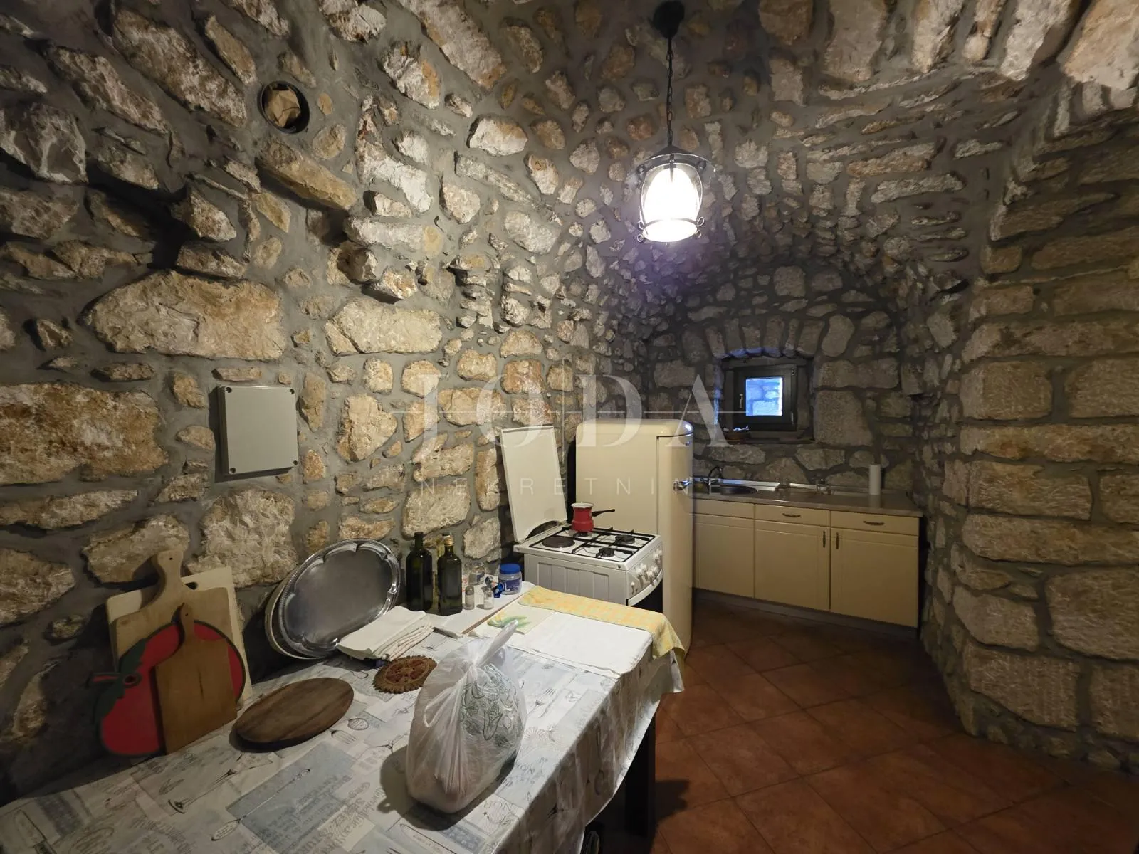 grižane, dvije kamene kuće sa okućnicom - slika 6