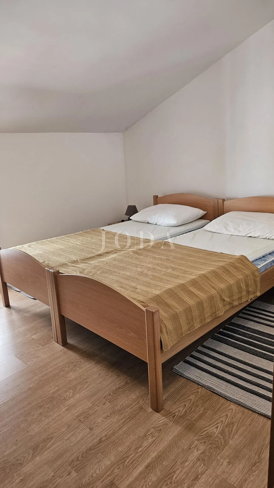kuća u nizu sa 4 apartmana i balkonom,vrsar centar - slika 15