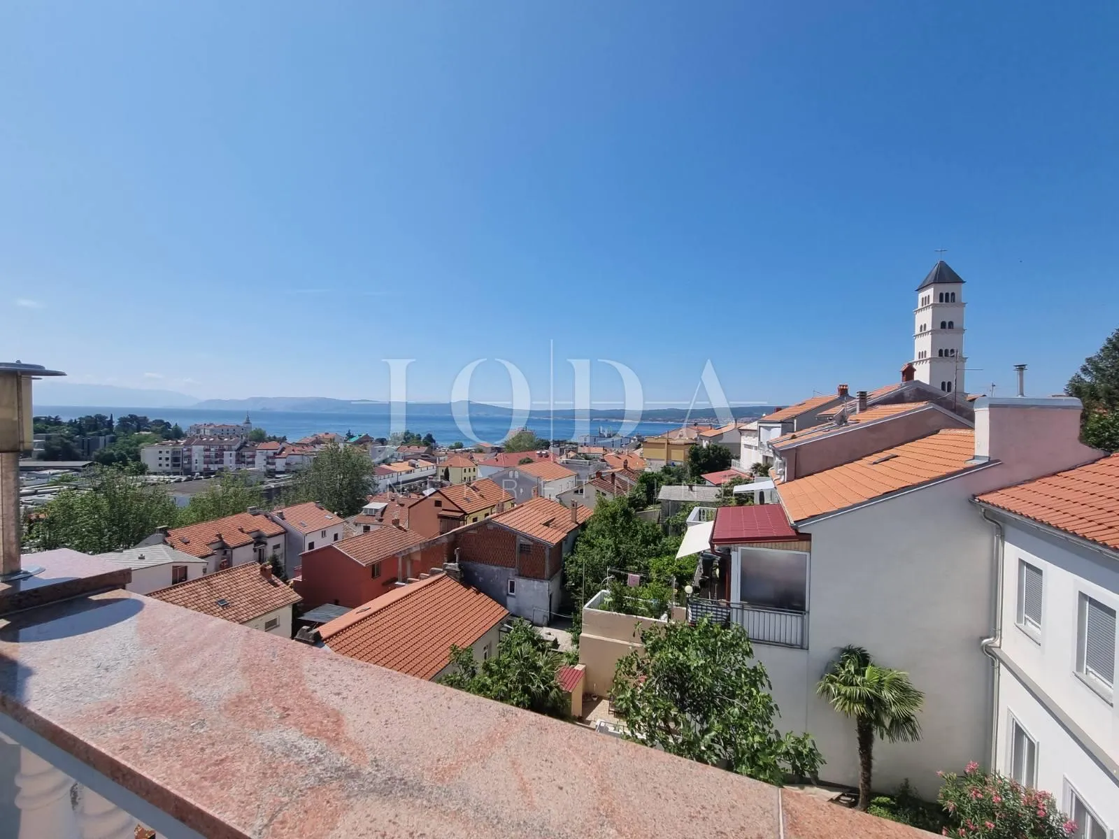 crikvenica, dvije kuće sa osam apartmana - slika 18