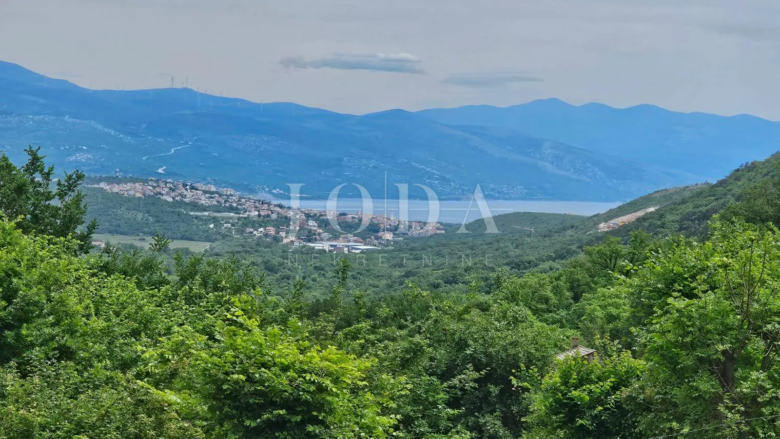 kuća sa 3000m2 zemljišta - slika 22