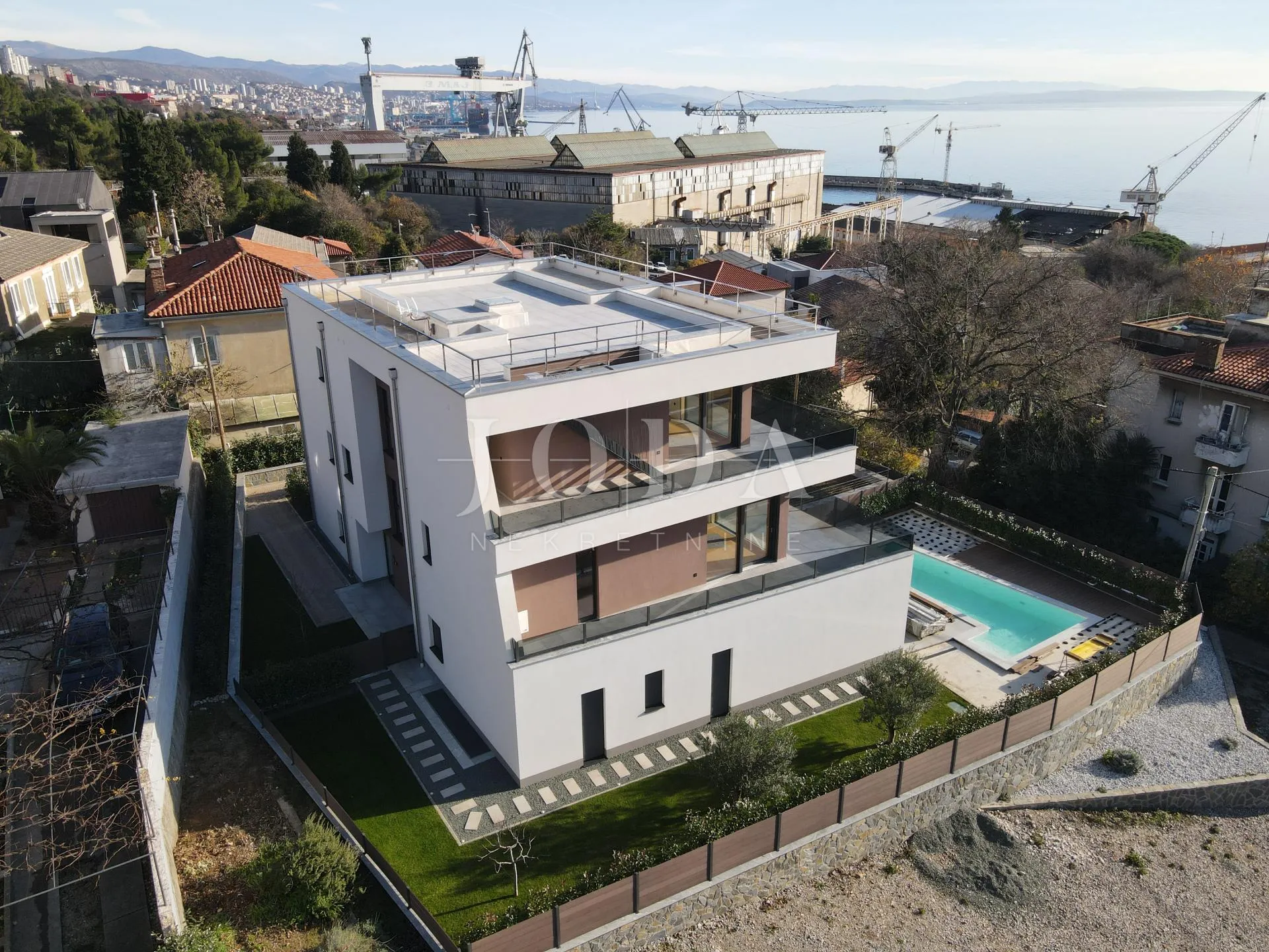 kantrida, luksuzni penthouse s panoramskom terasom i tri garažna mjesta - slika 2