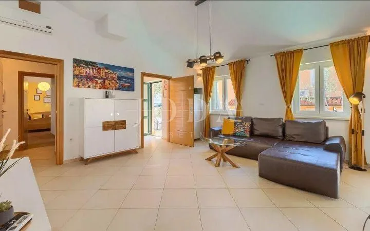 prekrasna vila s grijanim bazenom,saunom i jacuzzijem,rovinj okolica - slika 3