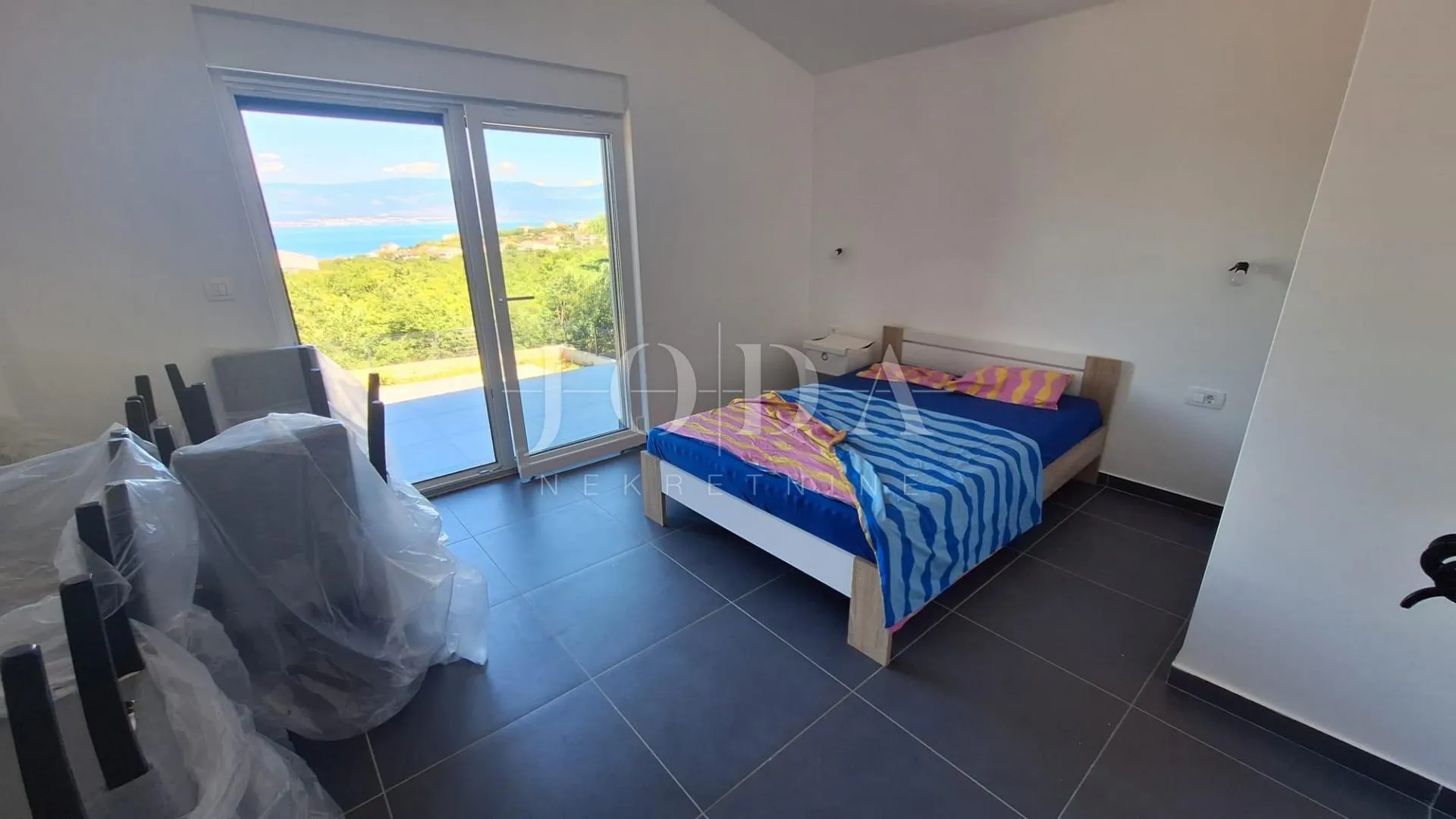 vrbnik - nova kuća s predivnim pogledom - slika 14