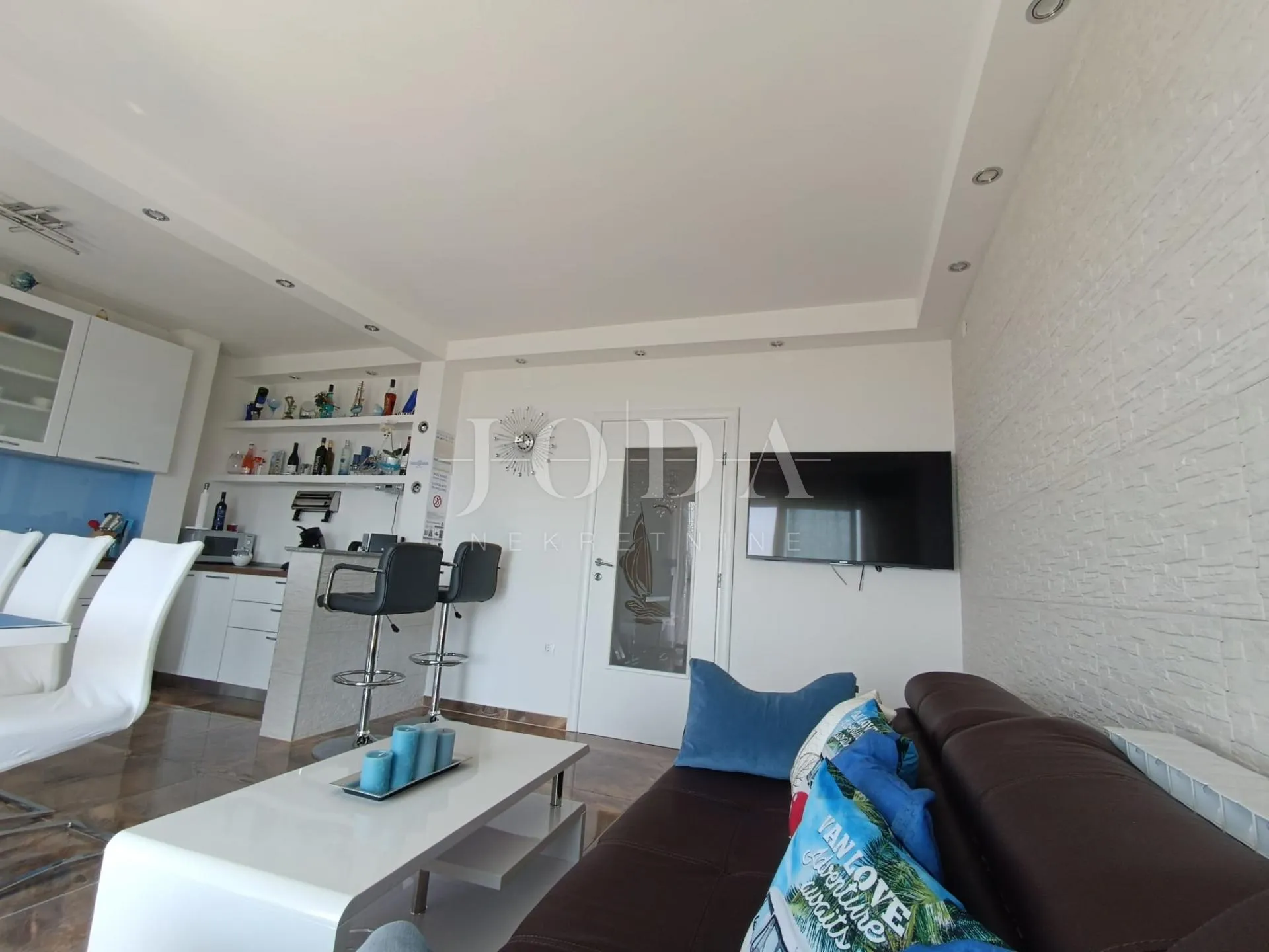 trosobni stan s panoramskim pogledom - slika 4