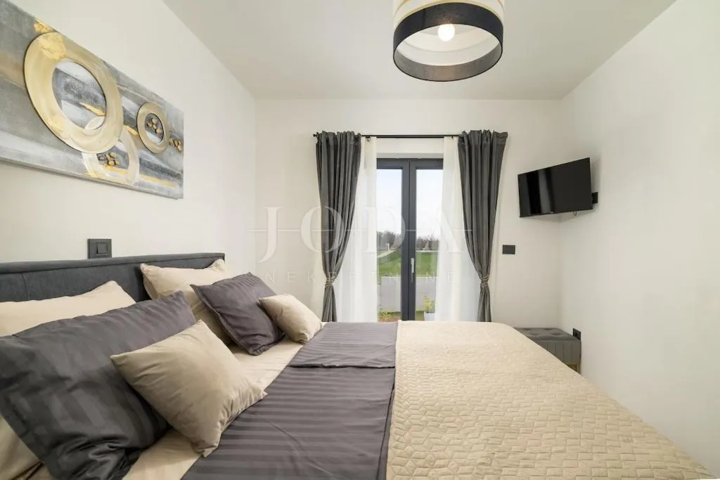 žminj, moderna villa sa bazenom, jacuzzijem i saunom - slika 32