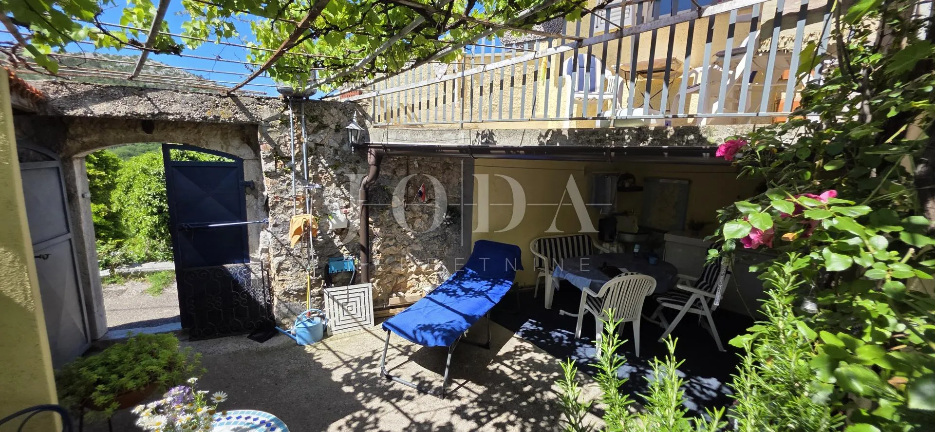 prodaja kuće bribir | balkon, parking, pogled na more - slika 32