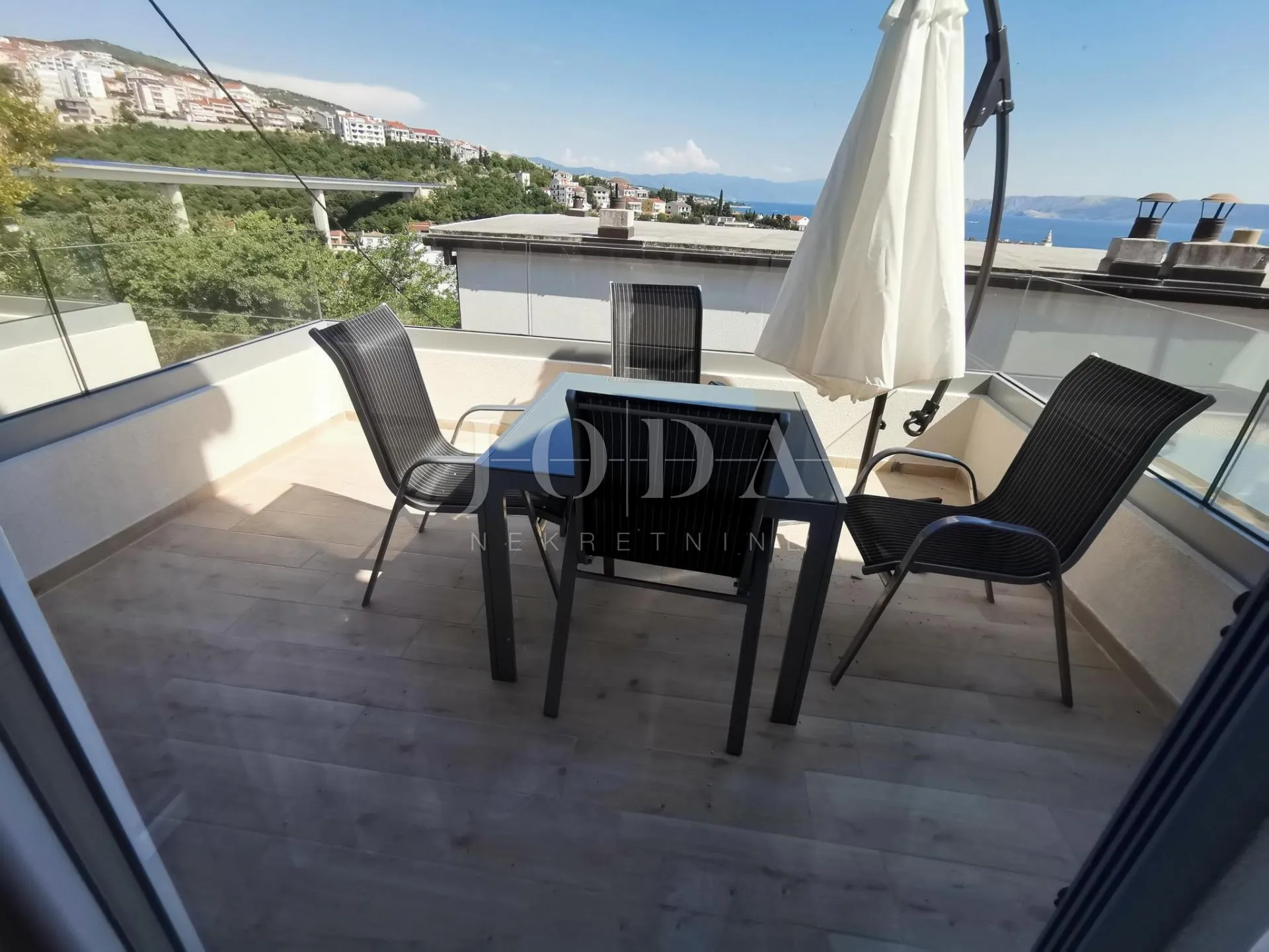 crikvenica, stan u prizemlju zgrade sa dvije terase - slika 3