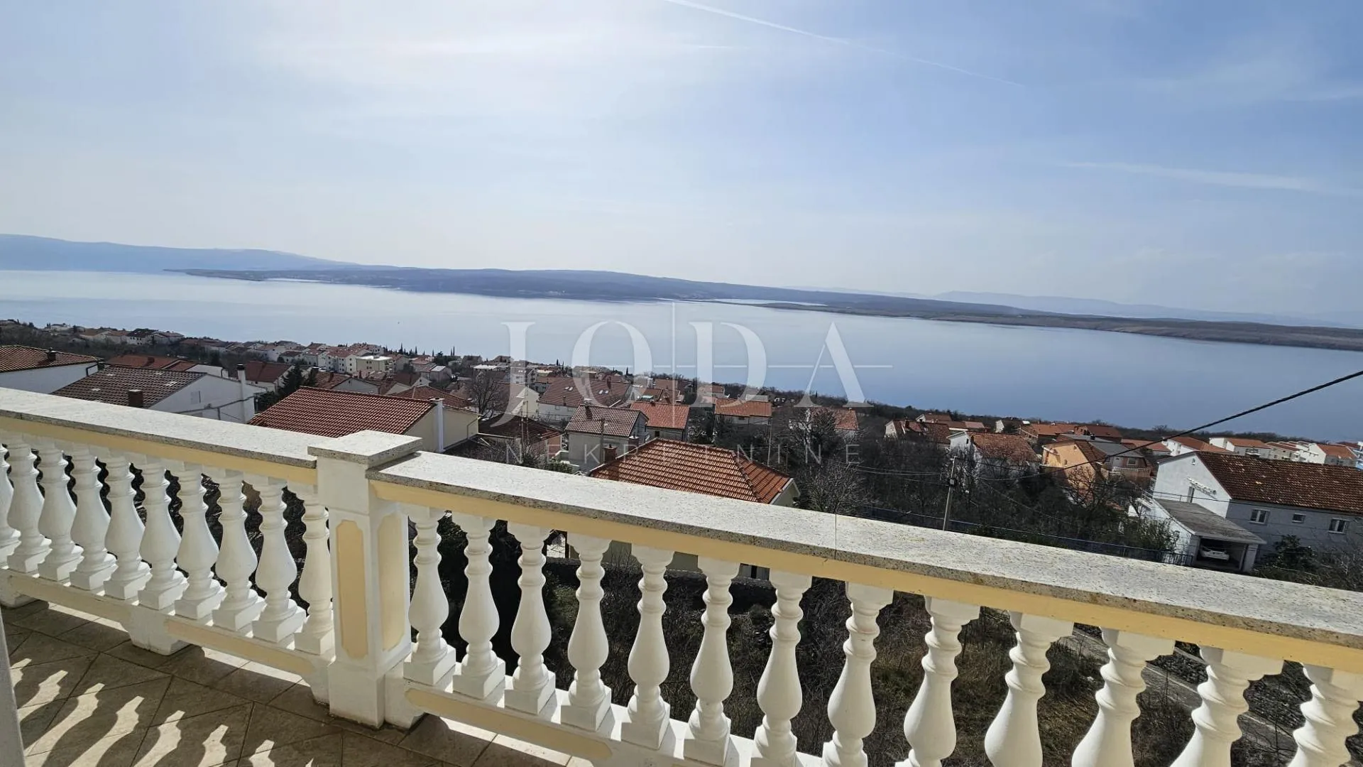 vila sa prekrasnim pogledom - slika 10