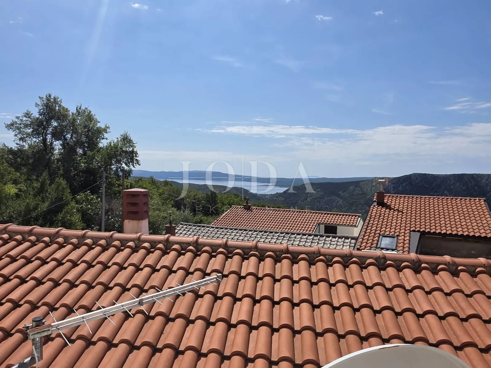 crikvenica, zaleđe, kuća sa tri stambne jedinice i garažom - slika 28