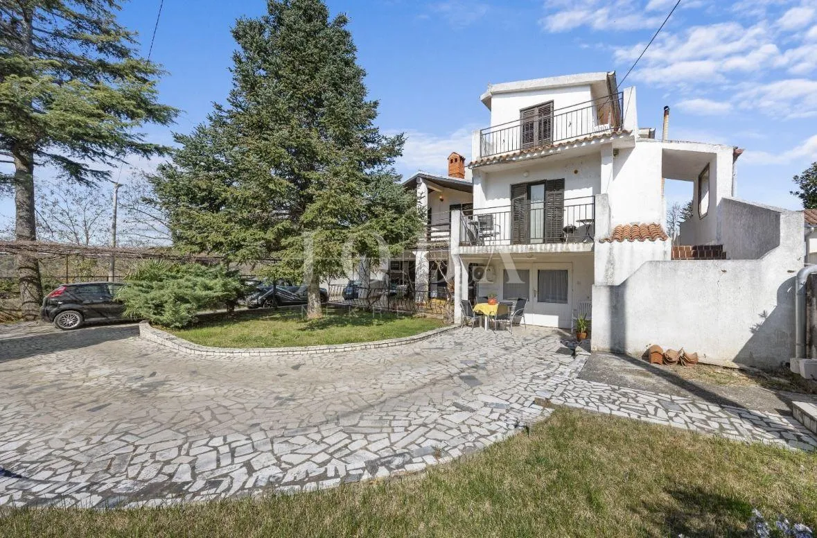 ližnjan, kuća sa tri stambene jedinice - slika 4
