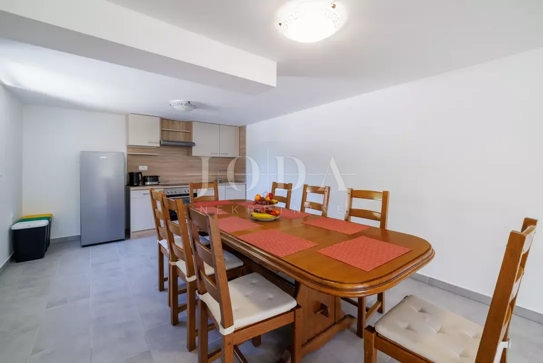tribalj kuća 600m2 sa bazenom - slika 47