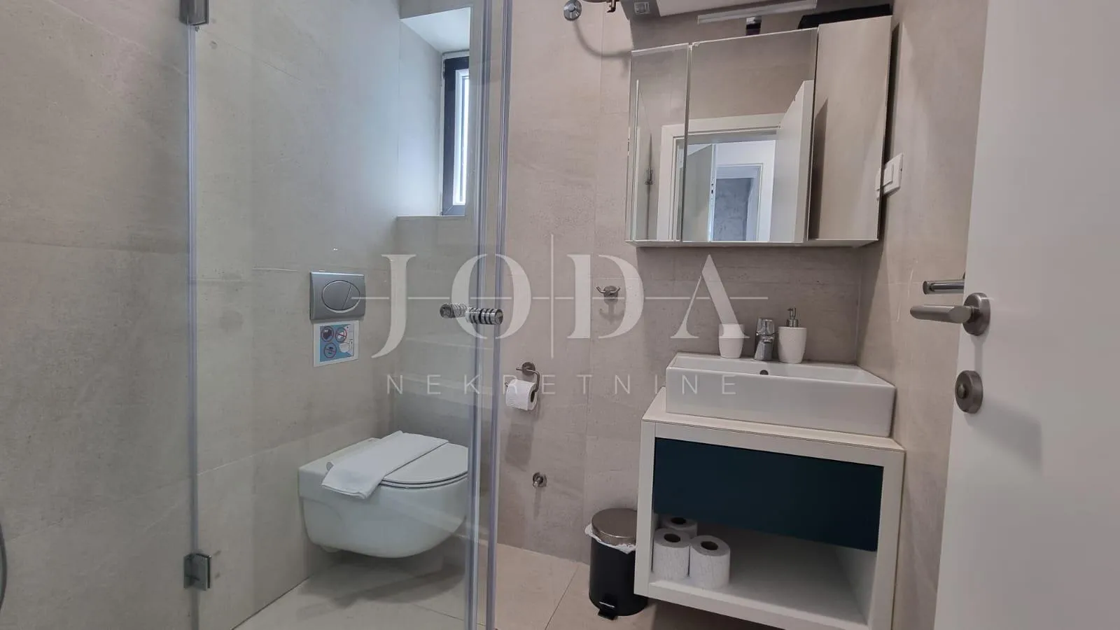 crikvenica, kuća sa osam apartmana - slika 22
