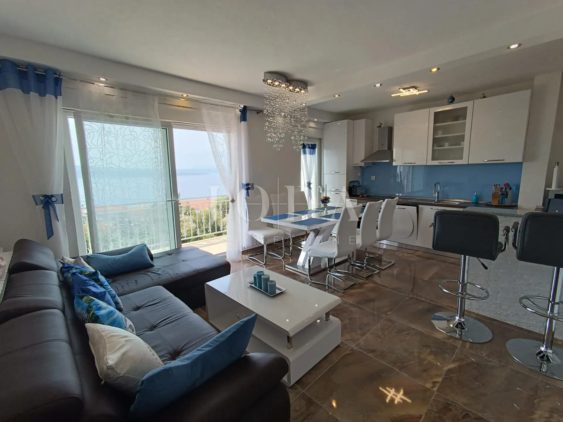 Trosobni stan s panoramskim pogledom - Crikvenica