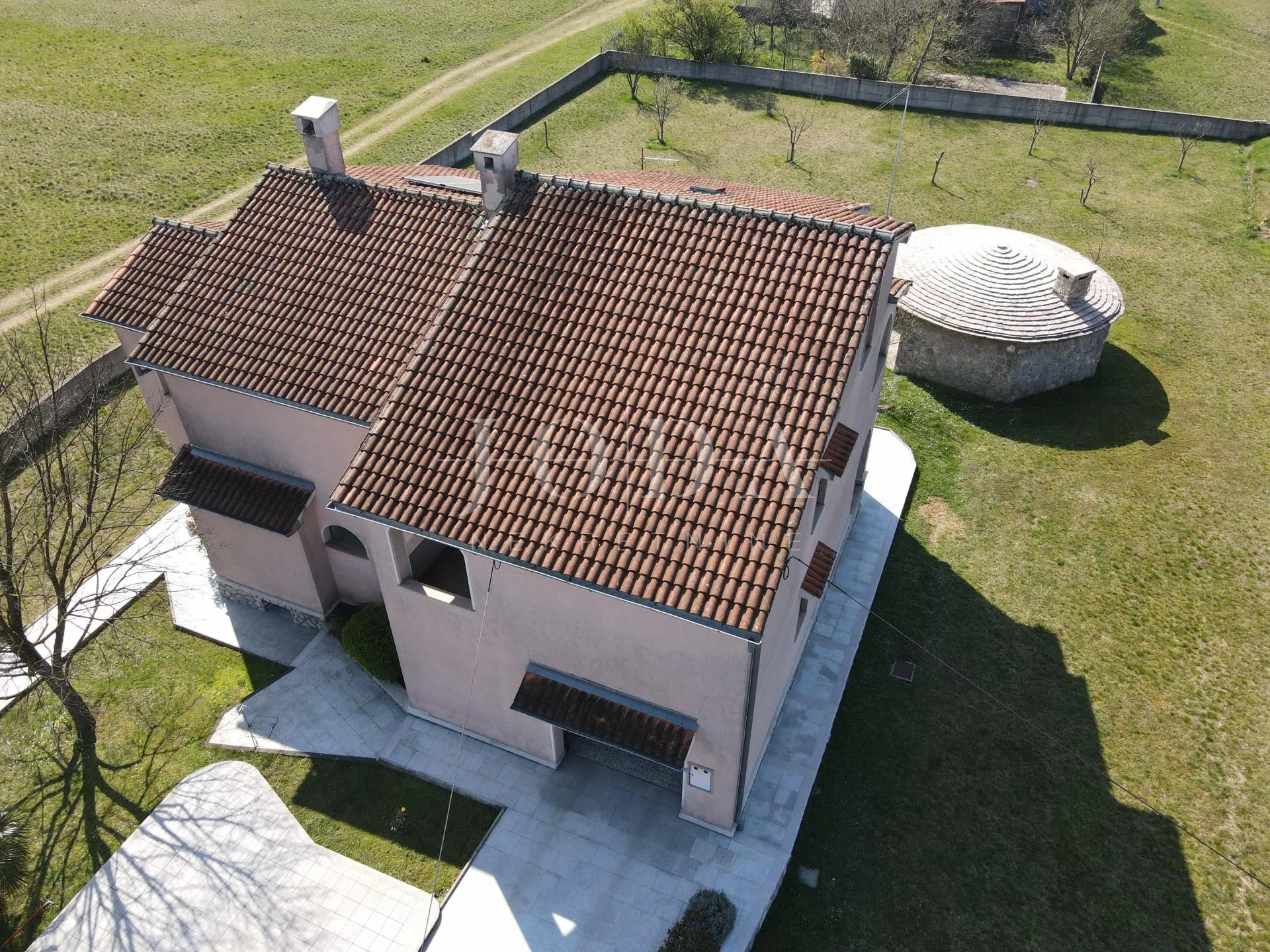 grobnik,samostojeća kuća sa poslovnim prostorom na velikoj okućnici - slika 45