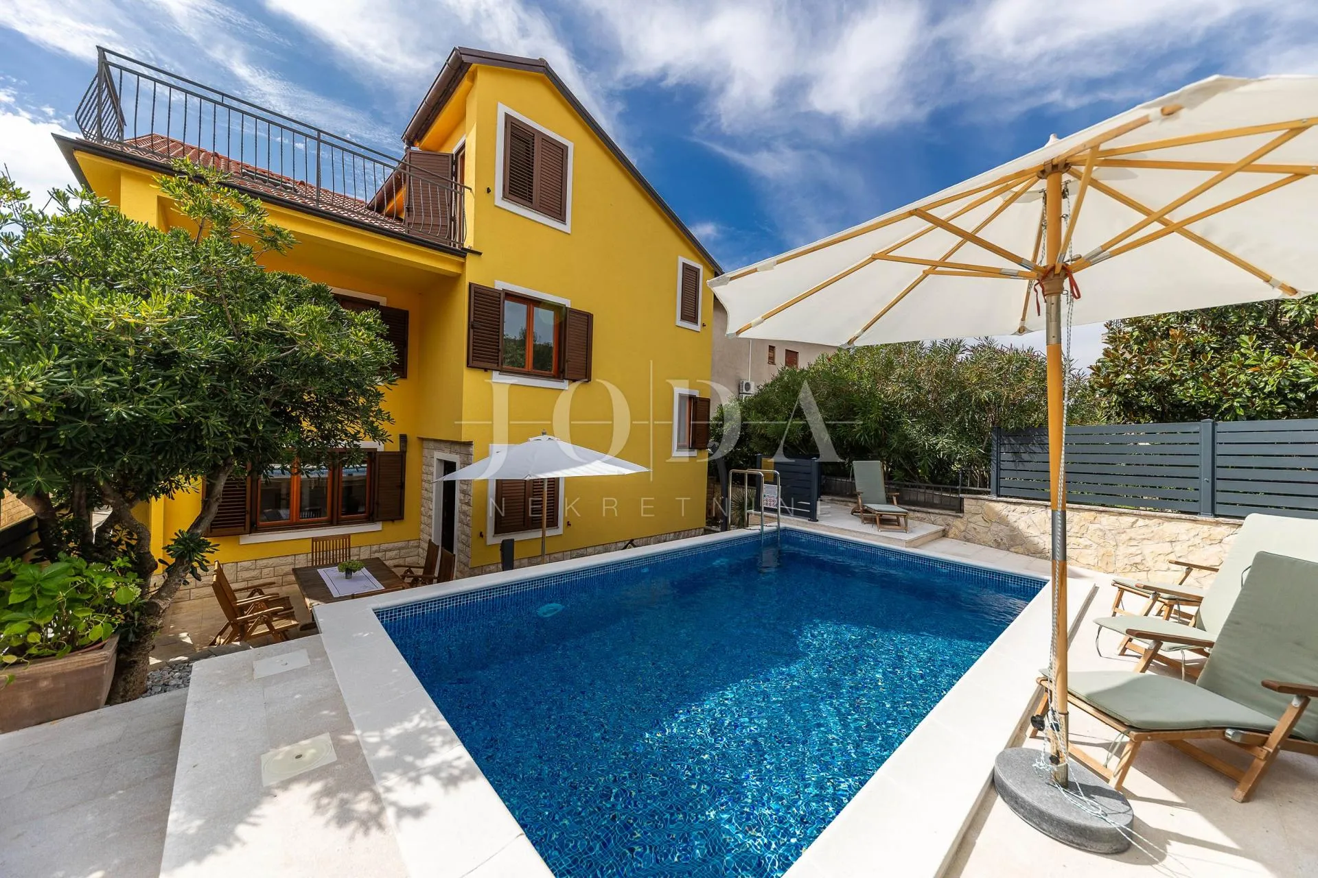 Selce dvije kuće na prodaju - Selce, Crikvenica