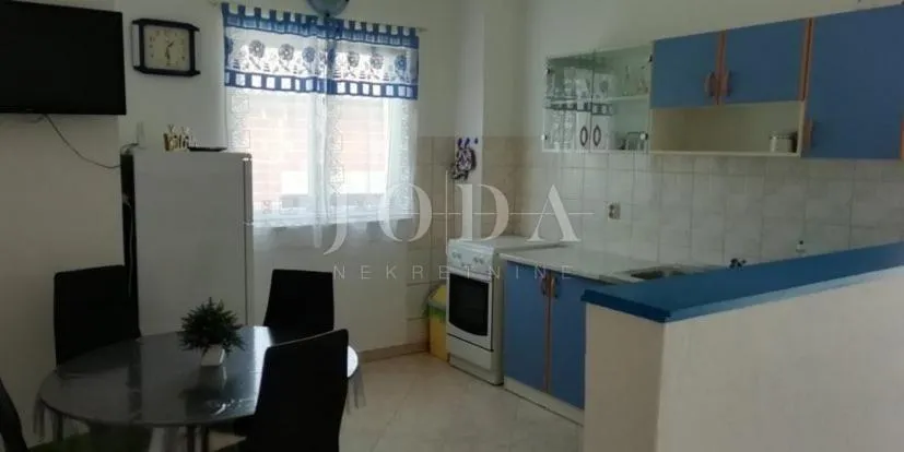 labin, okolica, kuća sa šest apartmana i pogledom na more - slika 10