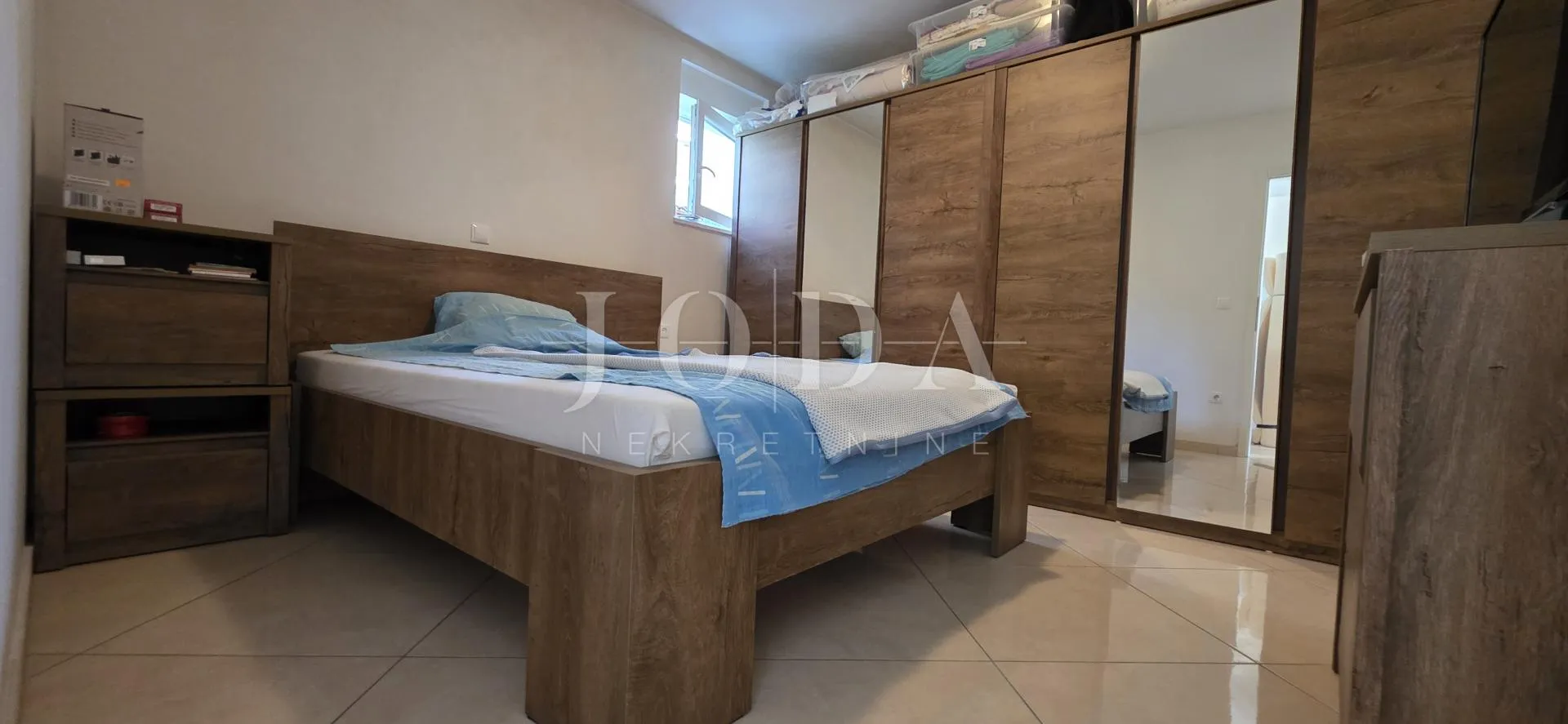 prizemni apartman s okućnicom i 2 parkirna mjesta - slika 6