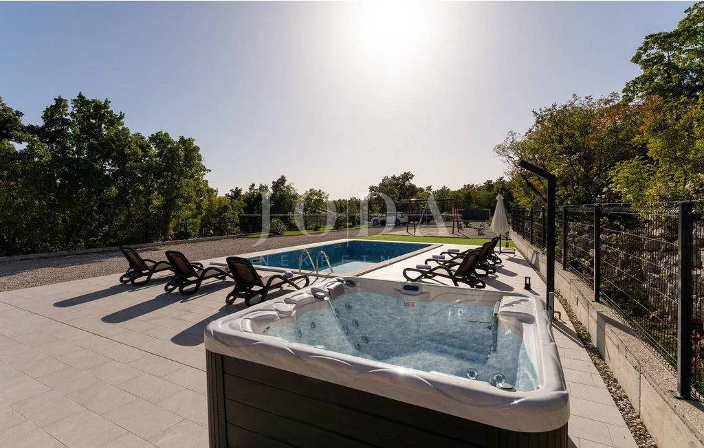 labin, okolica, villa za odmor sa bazenom i jaccuzijem na jedinstvenoj lokaciji - slika 13