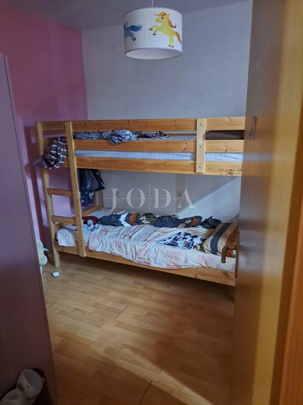 dva stana i garsonjera,brtonigla - slika 4
