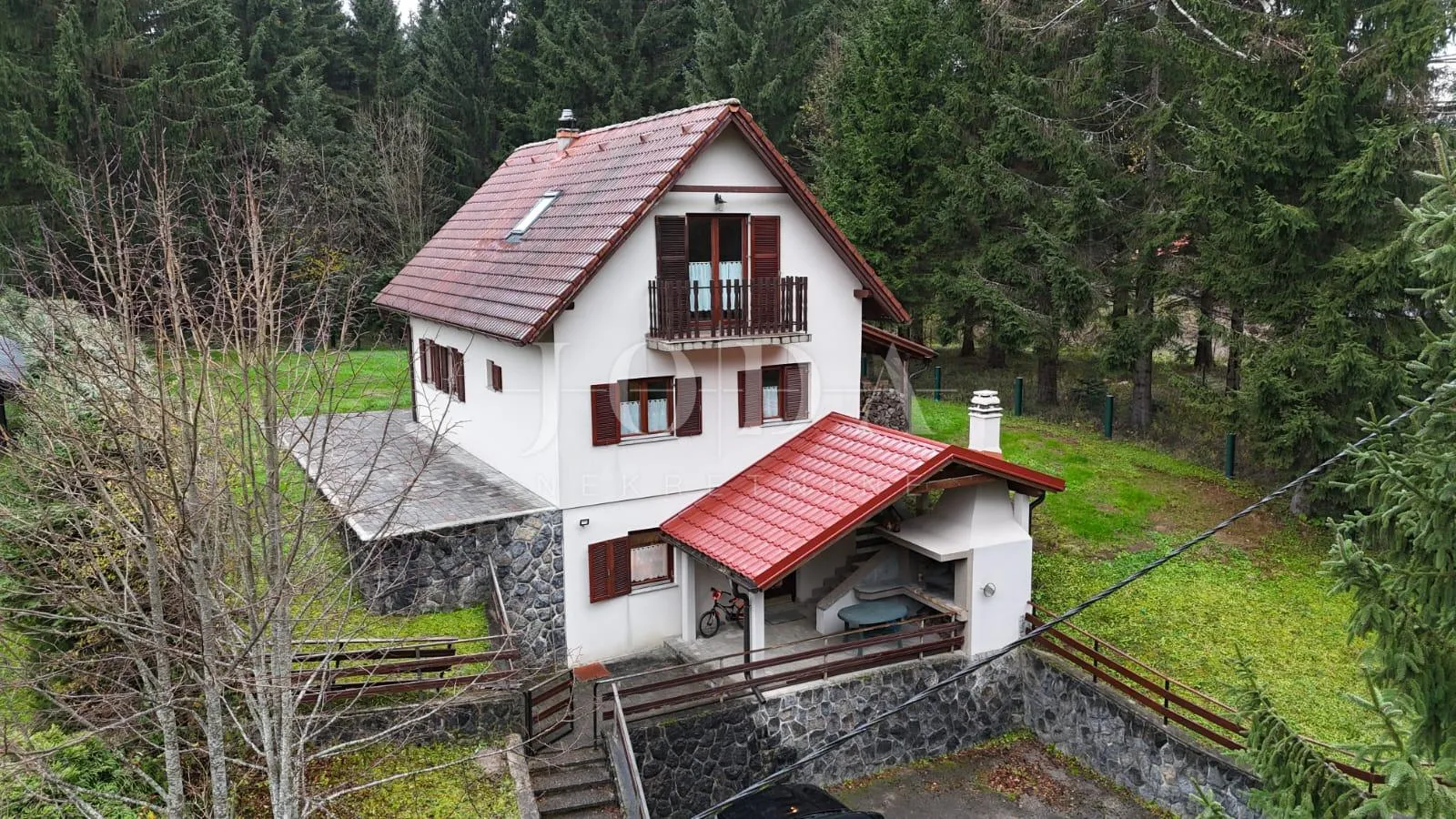 bjelolasica kuća na prodaju - slika 2