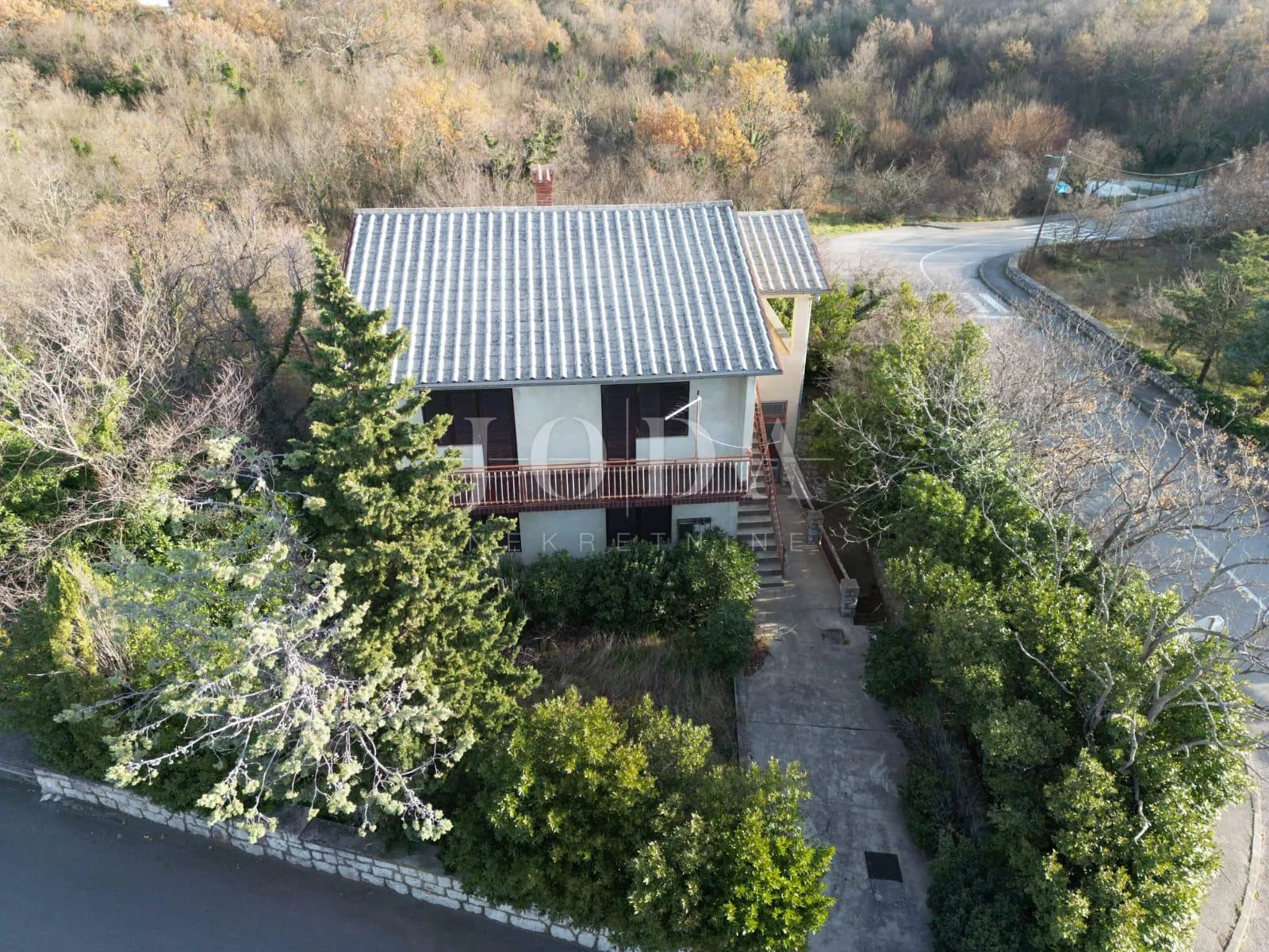 jadranovo kuća u centru - slika 8