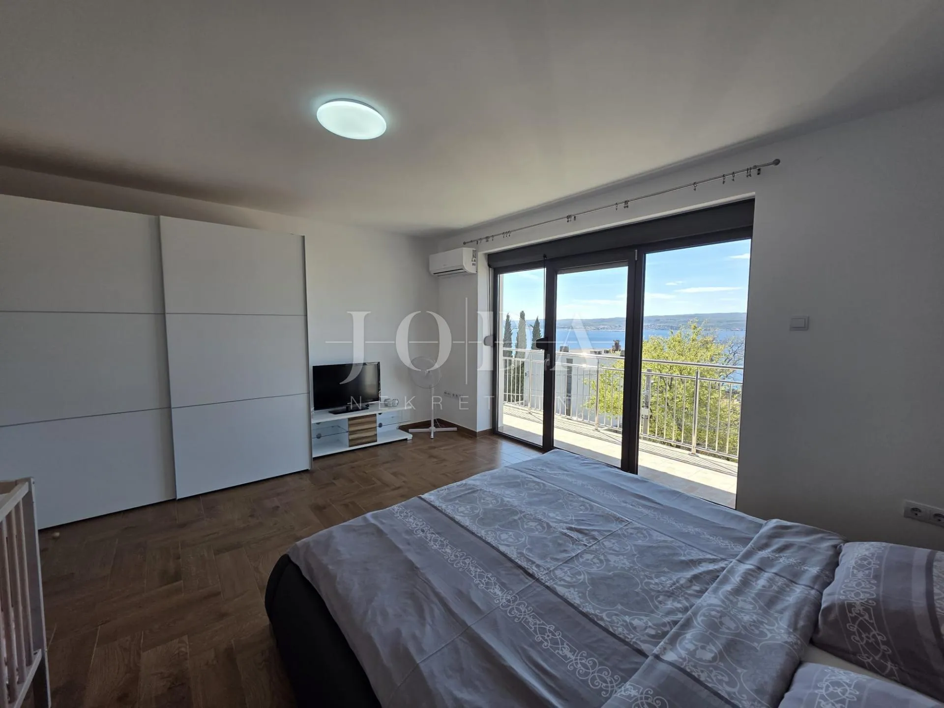 crikvenica- kuća sa više apartmana u blizini centra - slika 10