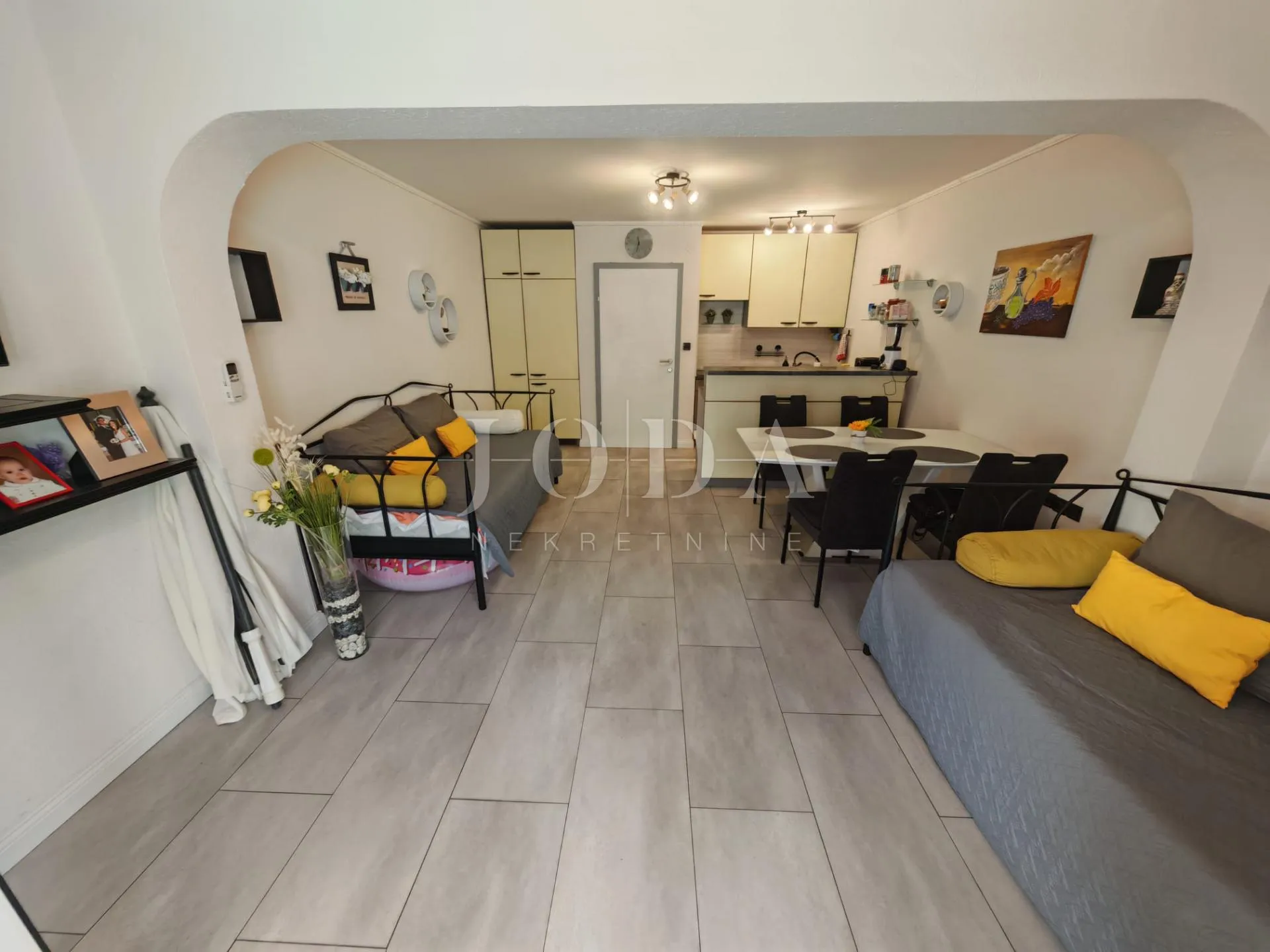 uredan stan 250m od mora - slika 4