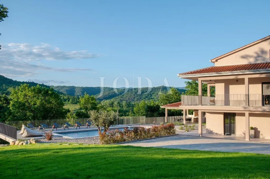 pićan, okolica, prekrasna villa okružena prirodom - slika 3