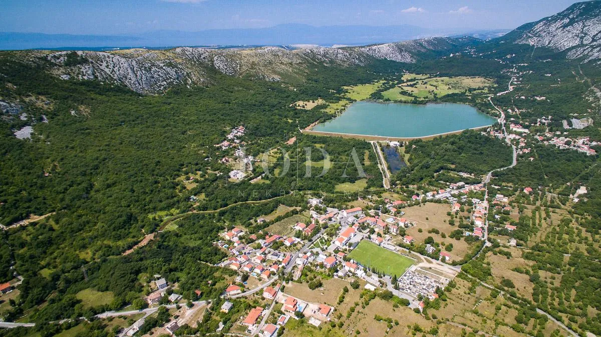 tribalj kuća s bazenom - slika 49