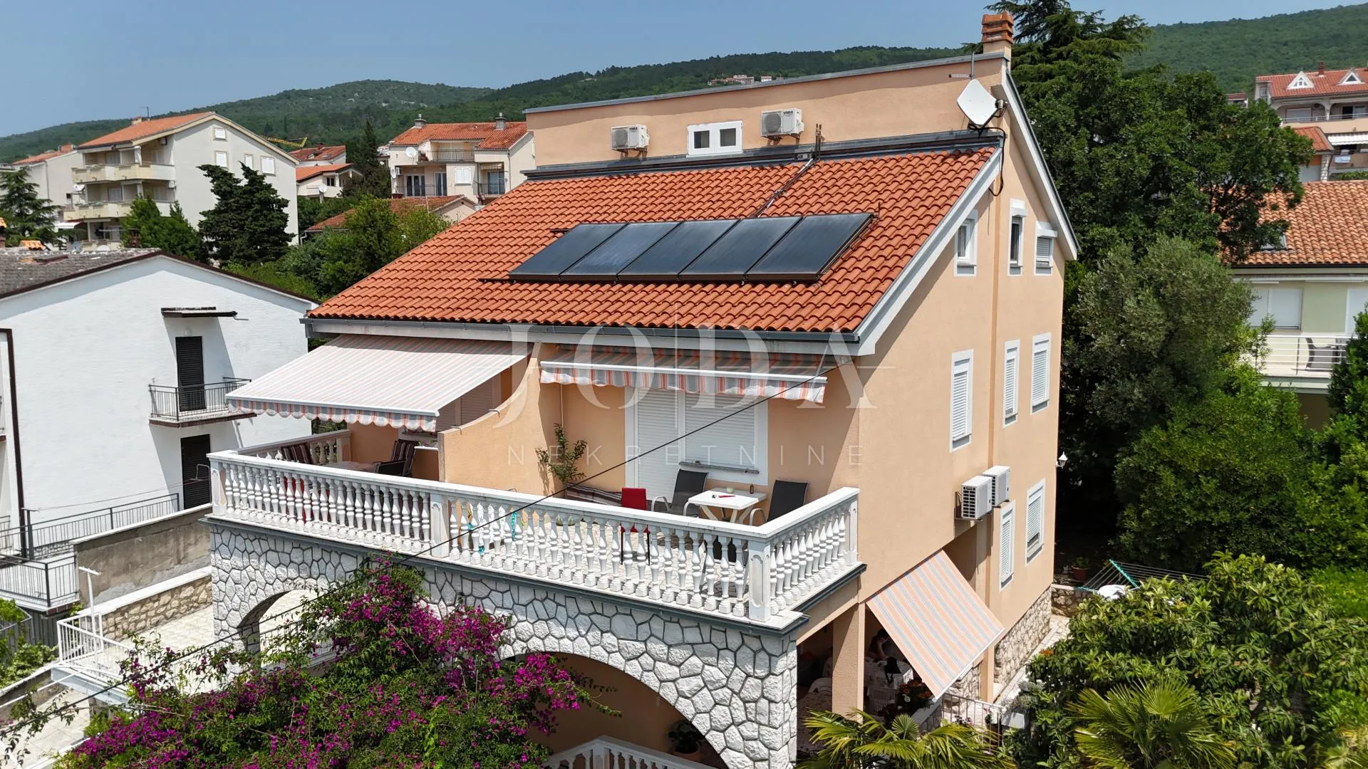 prostrana kuća s 5 apartmana, 100 m od mora – idealna za turizam! - slika 4