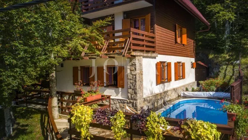atraktivna kuća na platku - slika 7