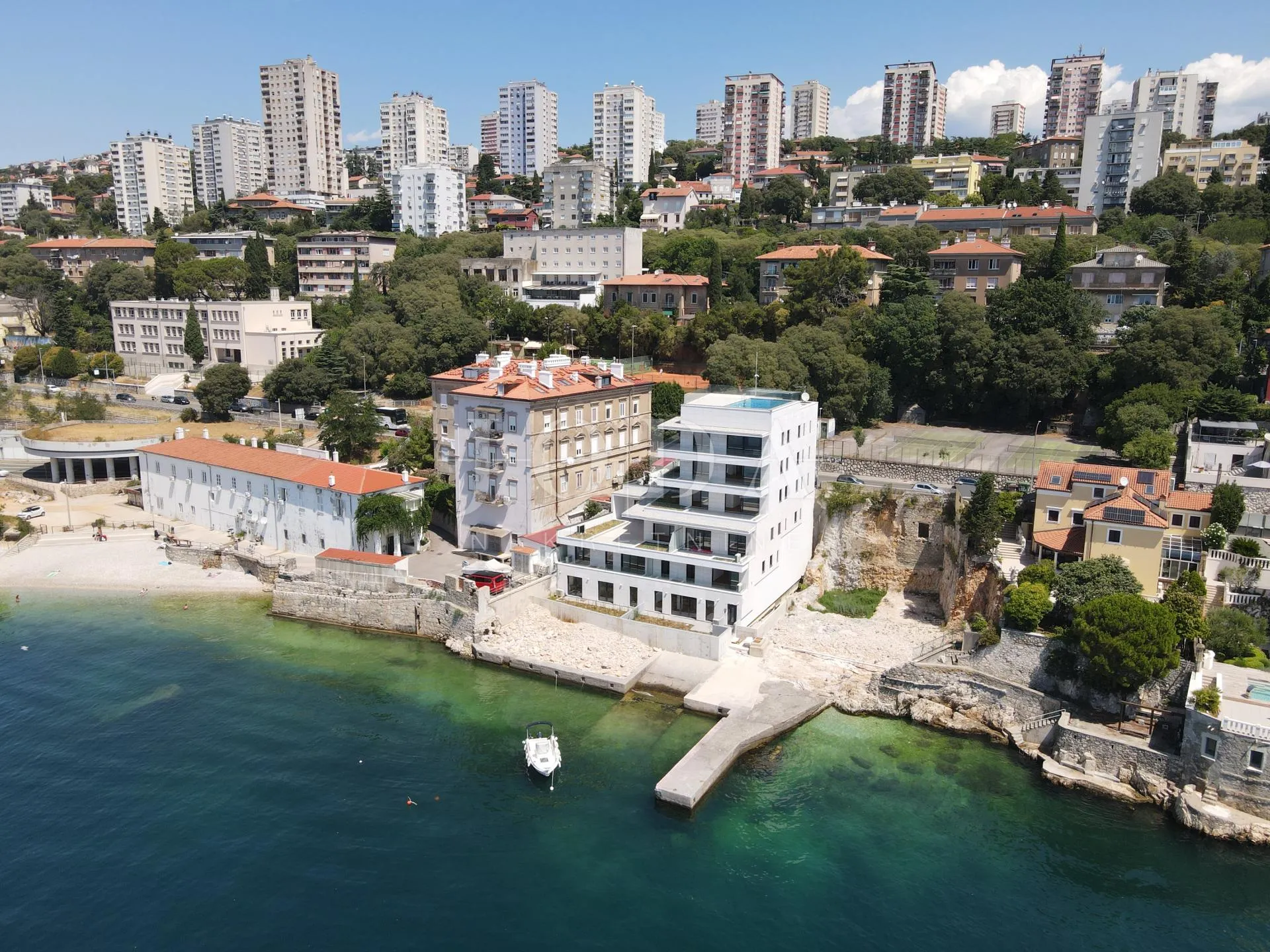 rijeka – pećine | luksuzan stan na 1. katu, prvi red do mora - slika 19