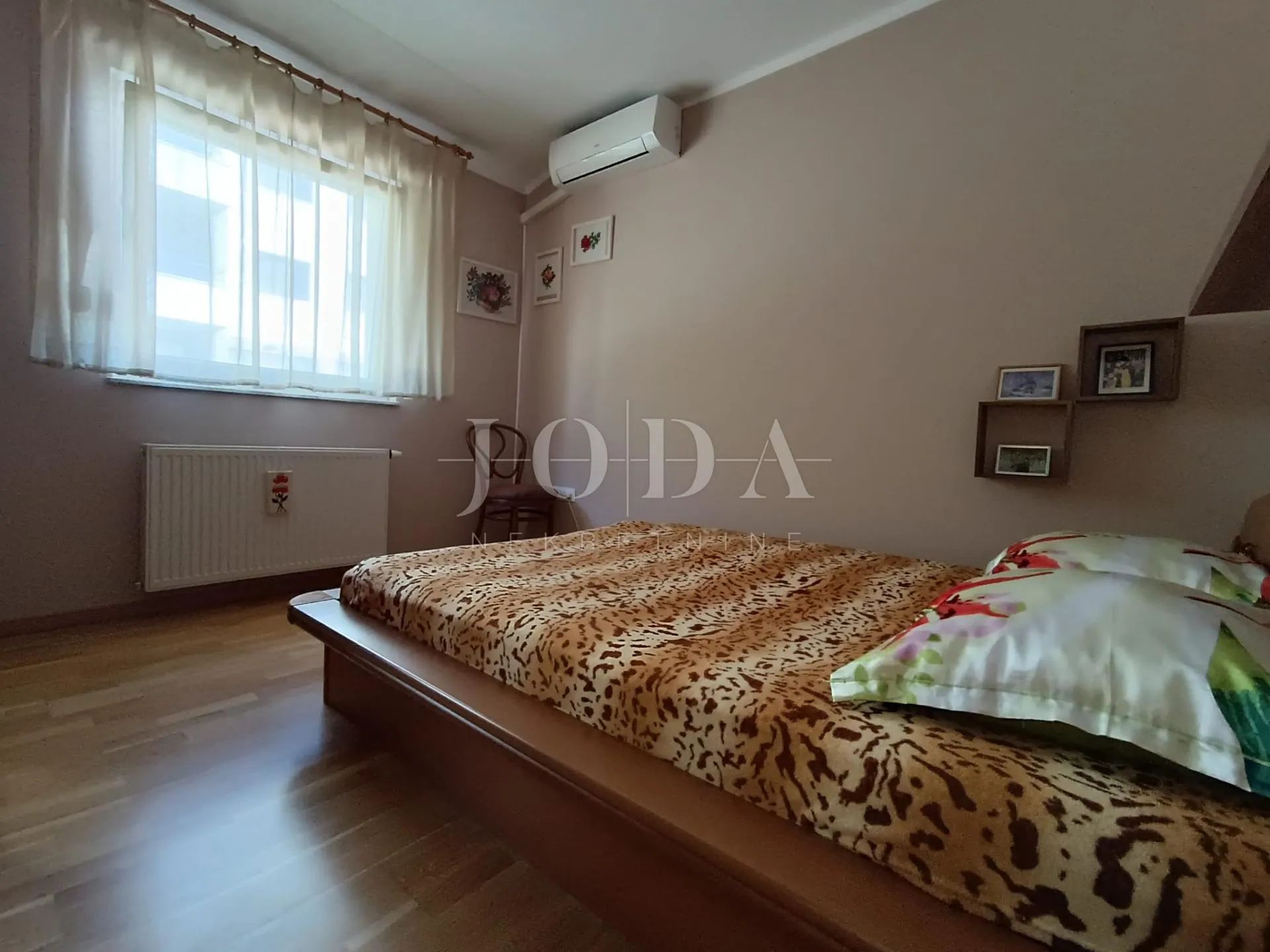 kuća u nizu s pogledom na more - slika 12